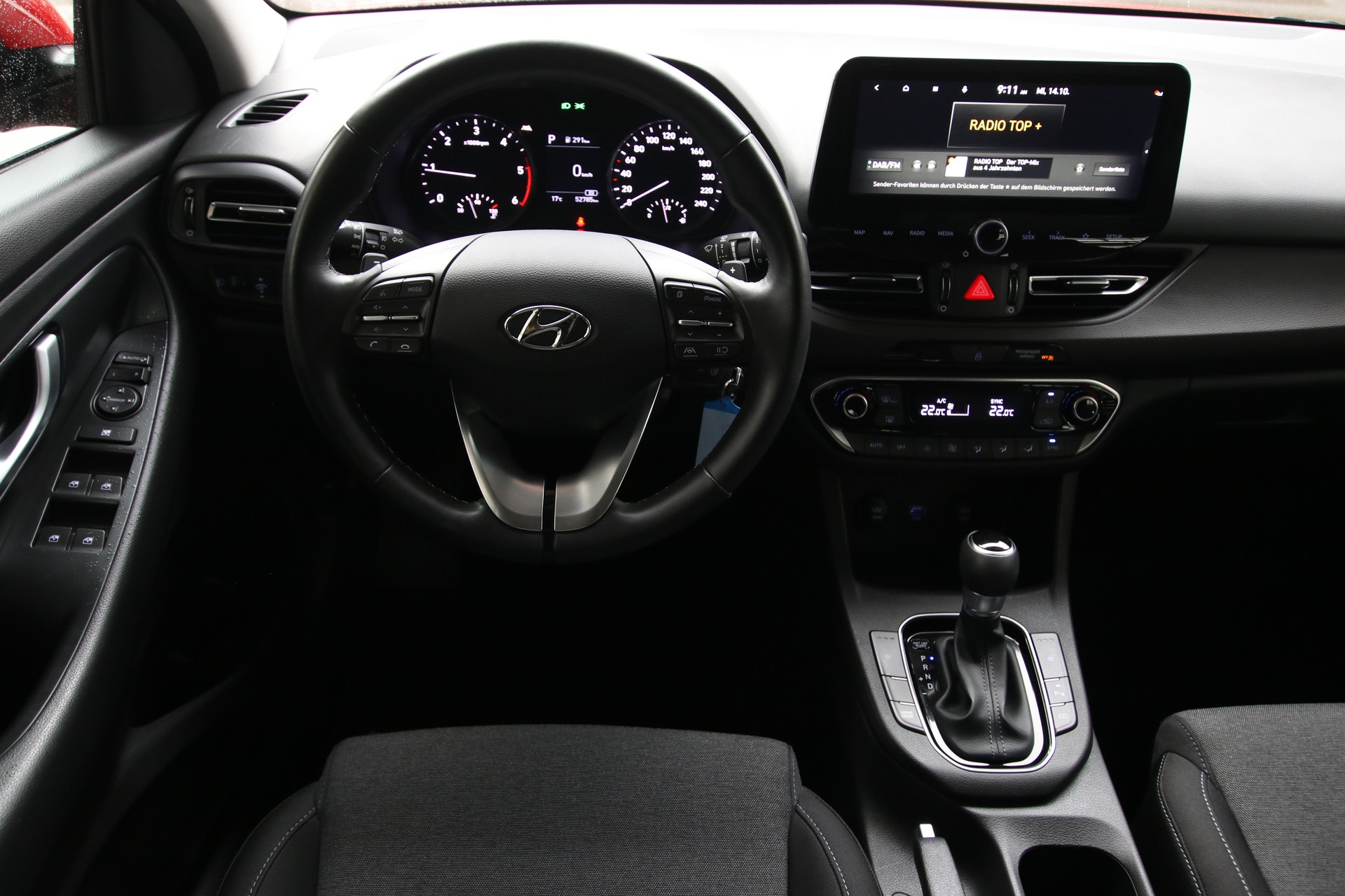 HYUNDAI i30 Wagon 1.6 CRDi Amplia 48V MH DCT-image-10