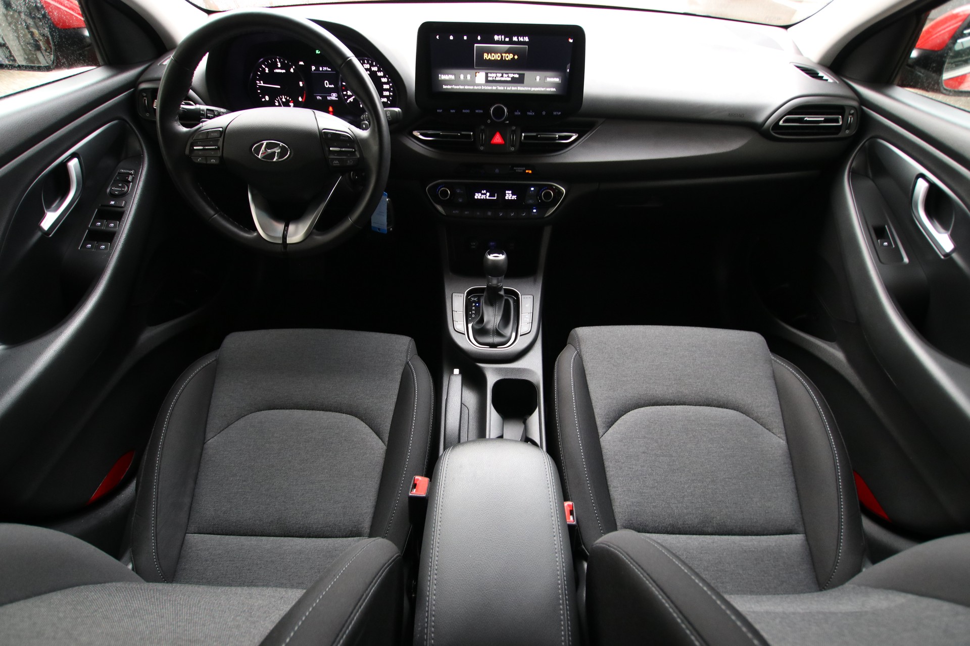 HYUNDAI i30 Wagon 1.6 CRDi Amplia 48V MH DCT-image-9