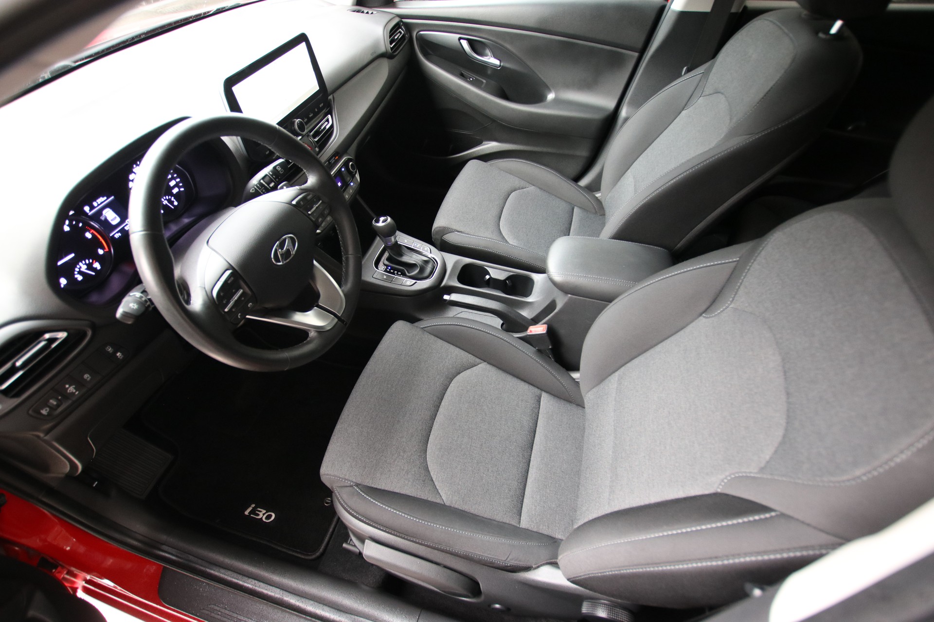 HYUNDAI i30 Wagon 1.6 CRDi Amplia 48V MH DCT-image-11