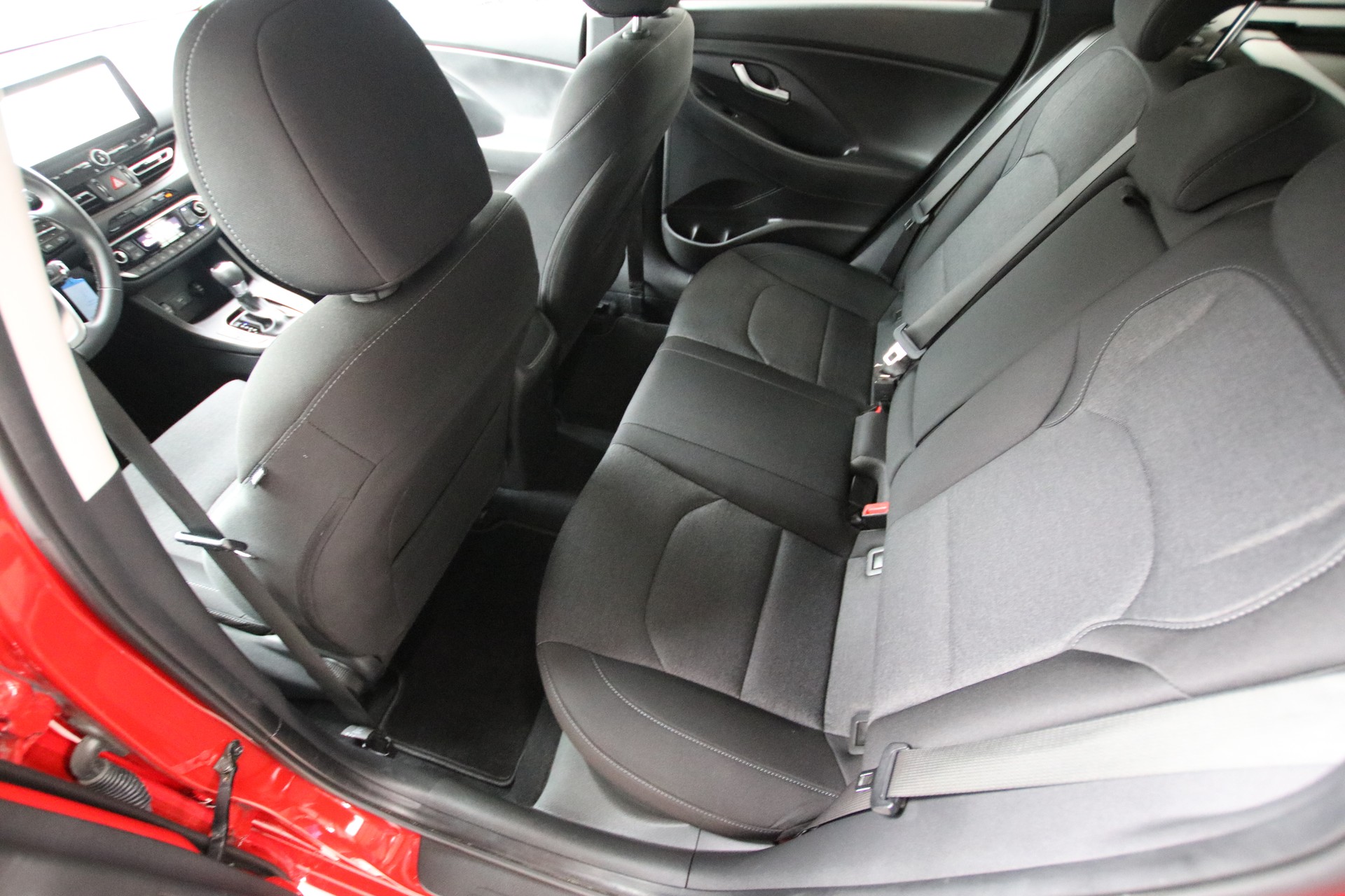 HYUNDAI i30 Wagon 1.6 CRDi Amplia 48V MH DCT-image-13
