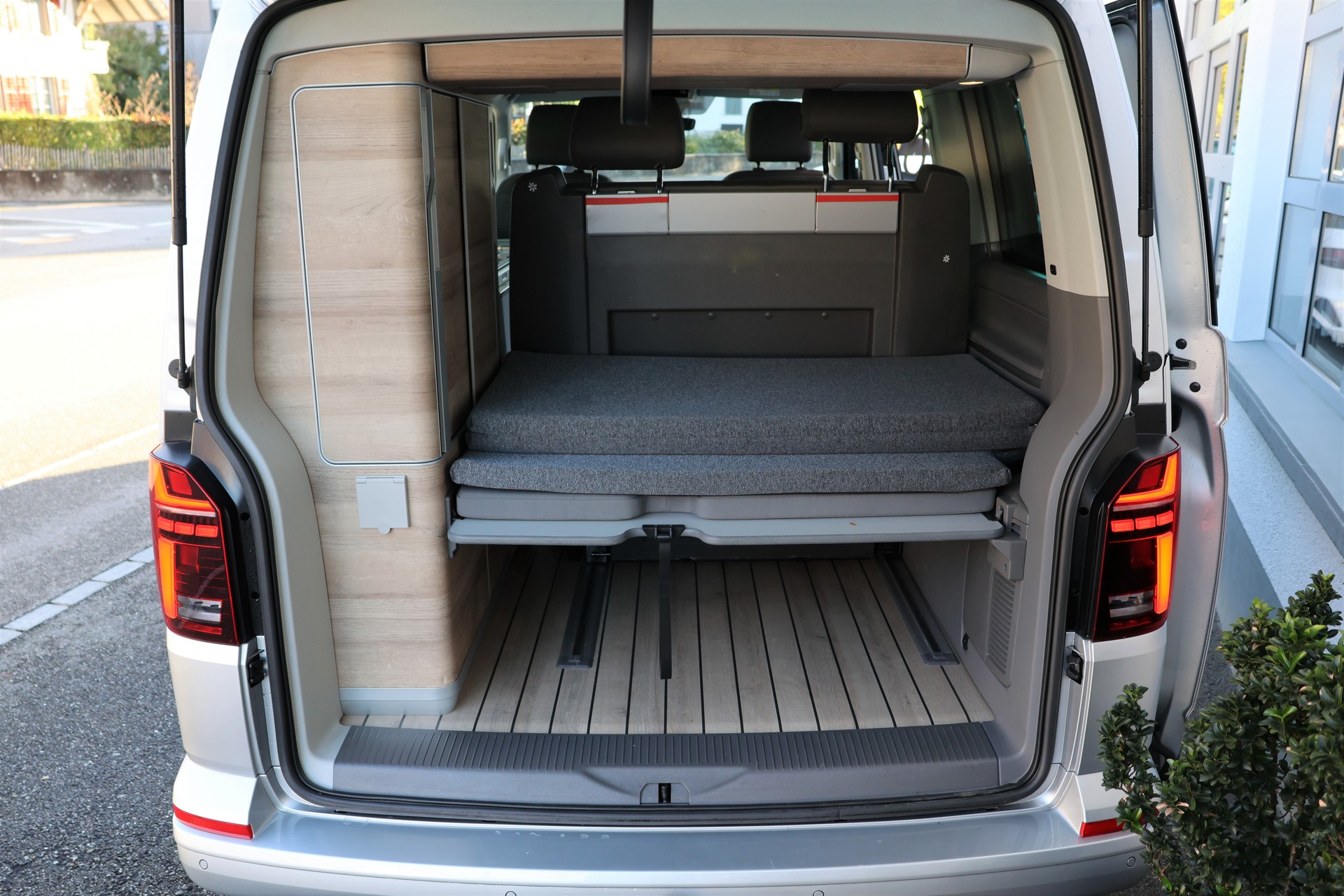 VW T6.1 California 2.0 TDI Ocean Last Edition DSG (CH) + 2.3T AHK-image-17