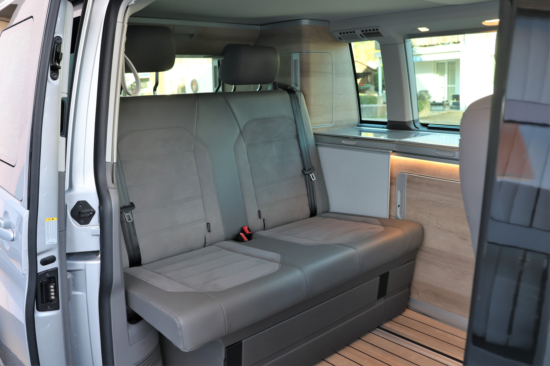 VW T6.1 California 2.0 TDI Ocean Last Edition DSG (CH) + 2.3T AHK-image-13