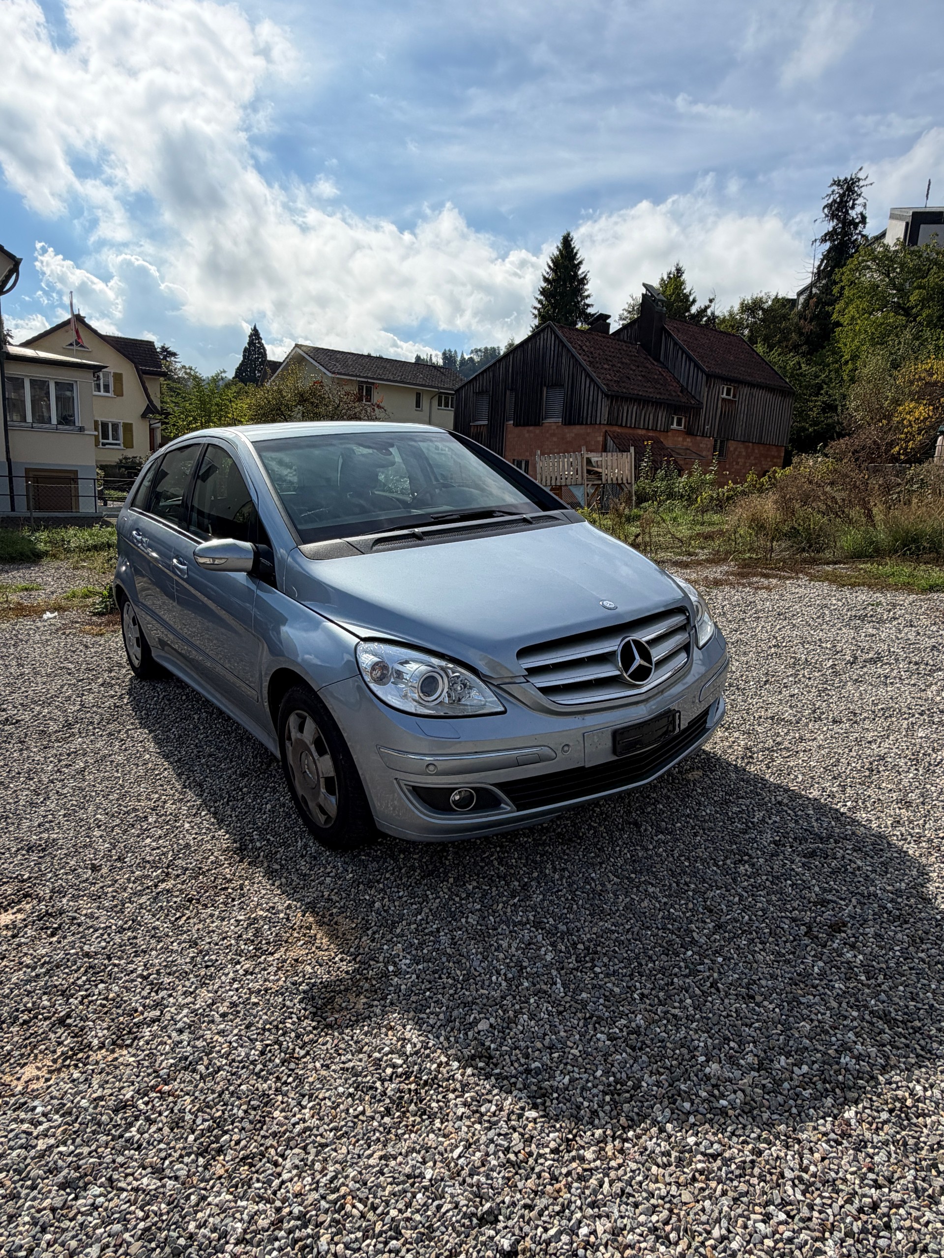 MERCEDES-BENZ B 200-showroom-element-2