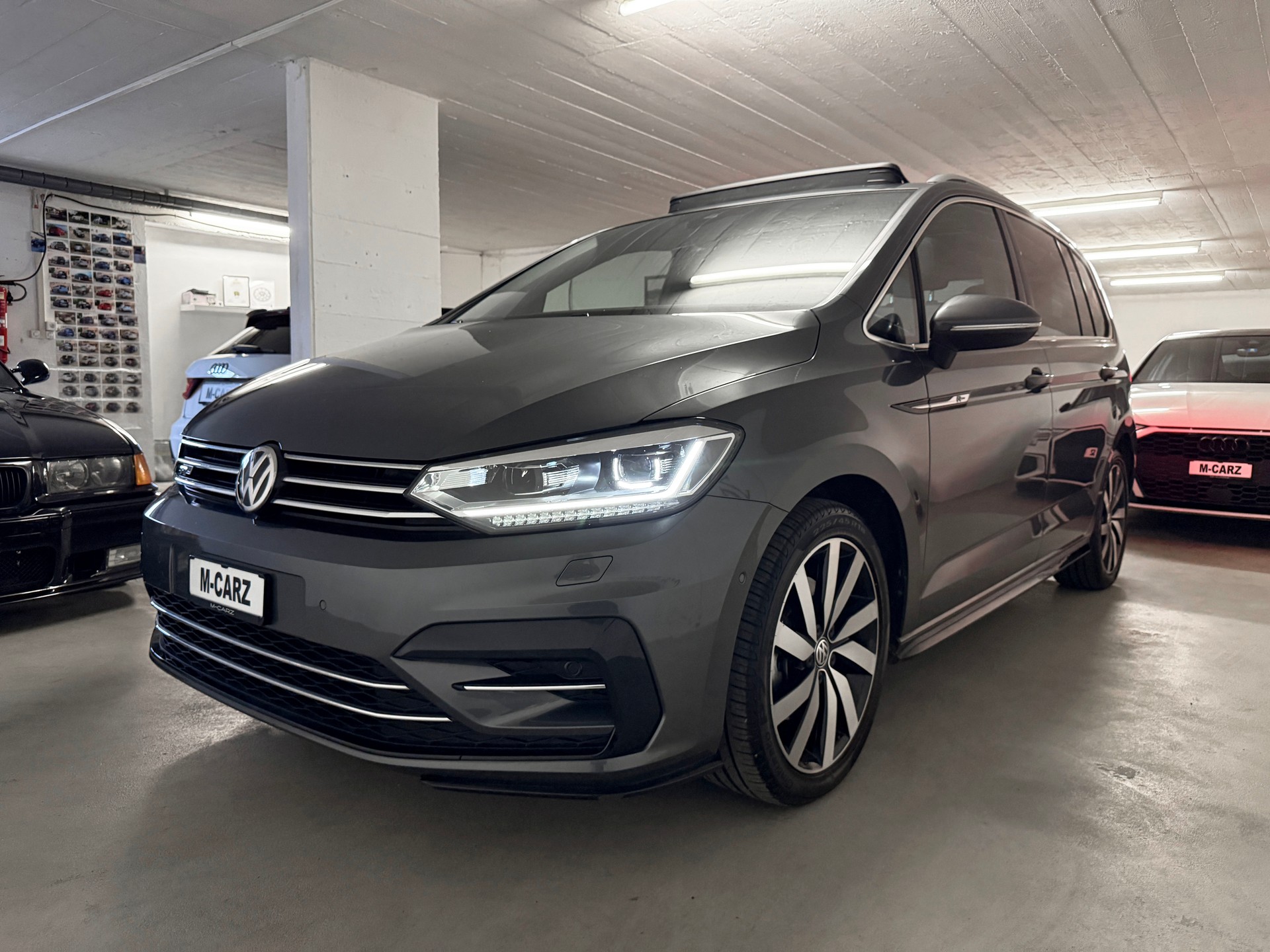 VW Touran 1.5 TSI EVO Highline DSG R-Line *Full options* *7 places*-image-2