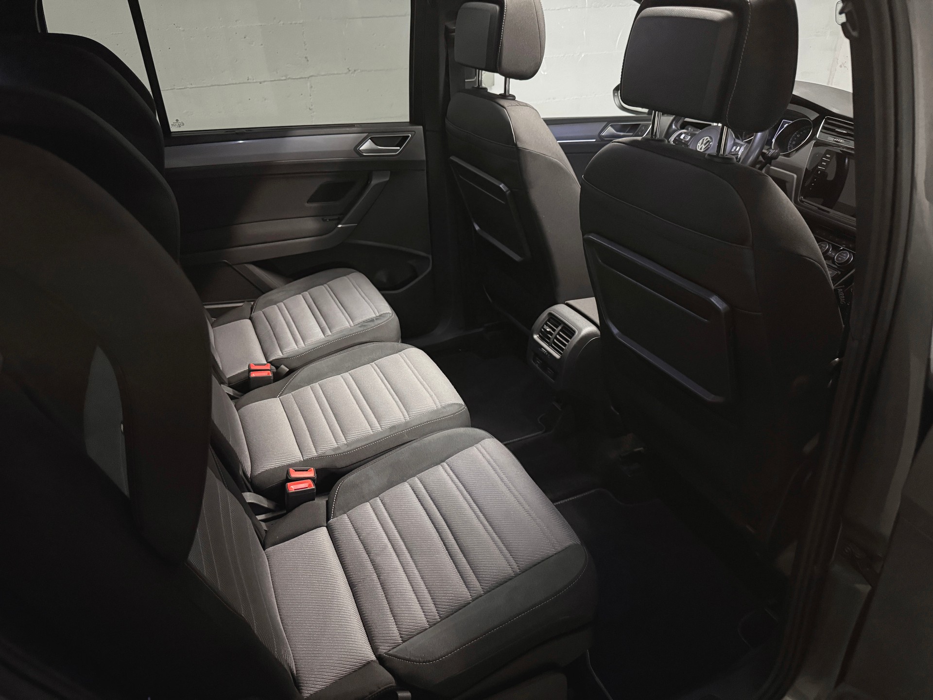VW Touran 1.5 TSI EVO Highline DSG R-Line *Full options* *7 places*-image-9