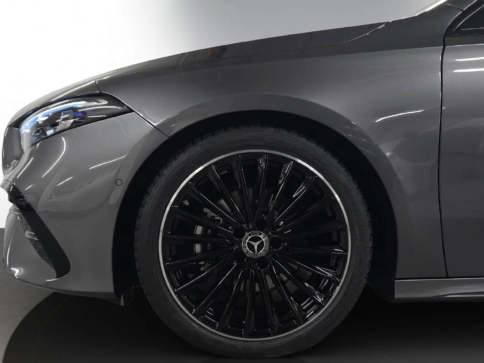 MERCEDES-BENZ A 200 Night Star 7G-DCT-image-6