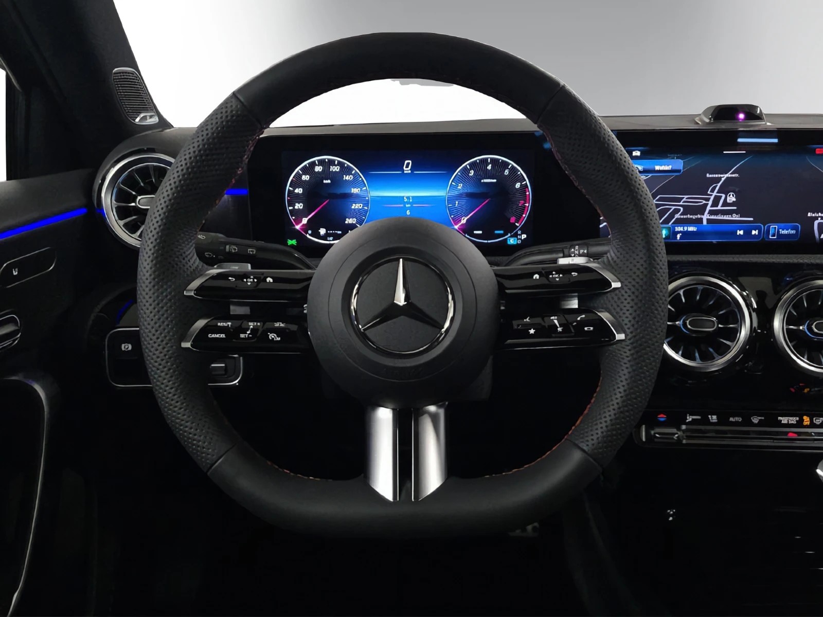 MERCEDES-BENZ A 200 Night Star 7G-DCT-image-10