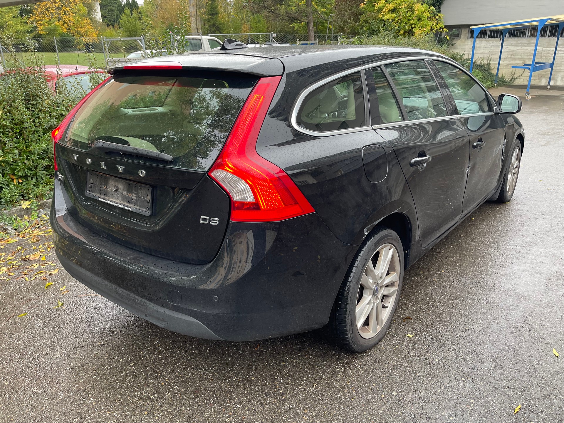 VOLVO V60 D3 Geartronic-image-3