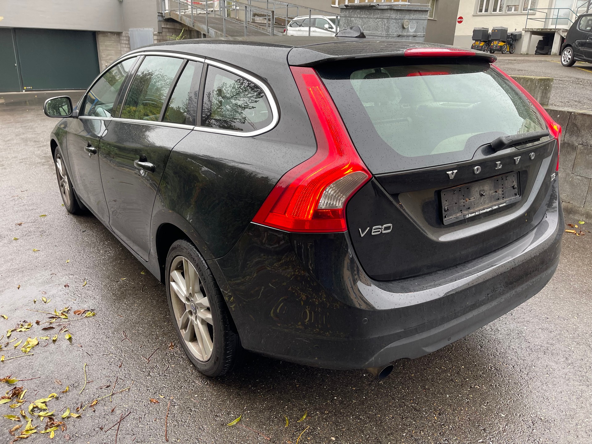 VOLVO V60 D3 Geartronic-image-4