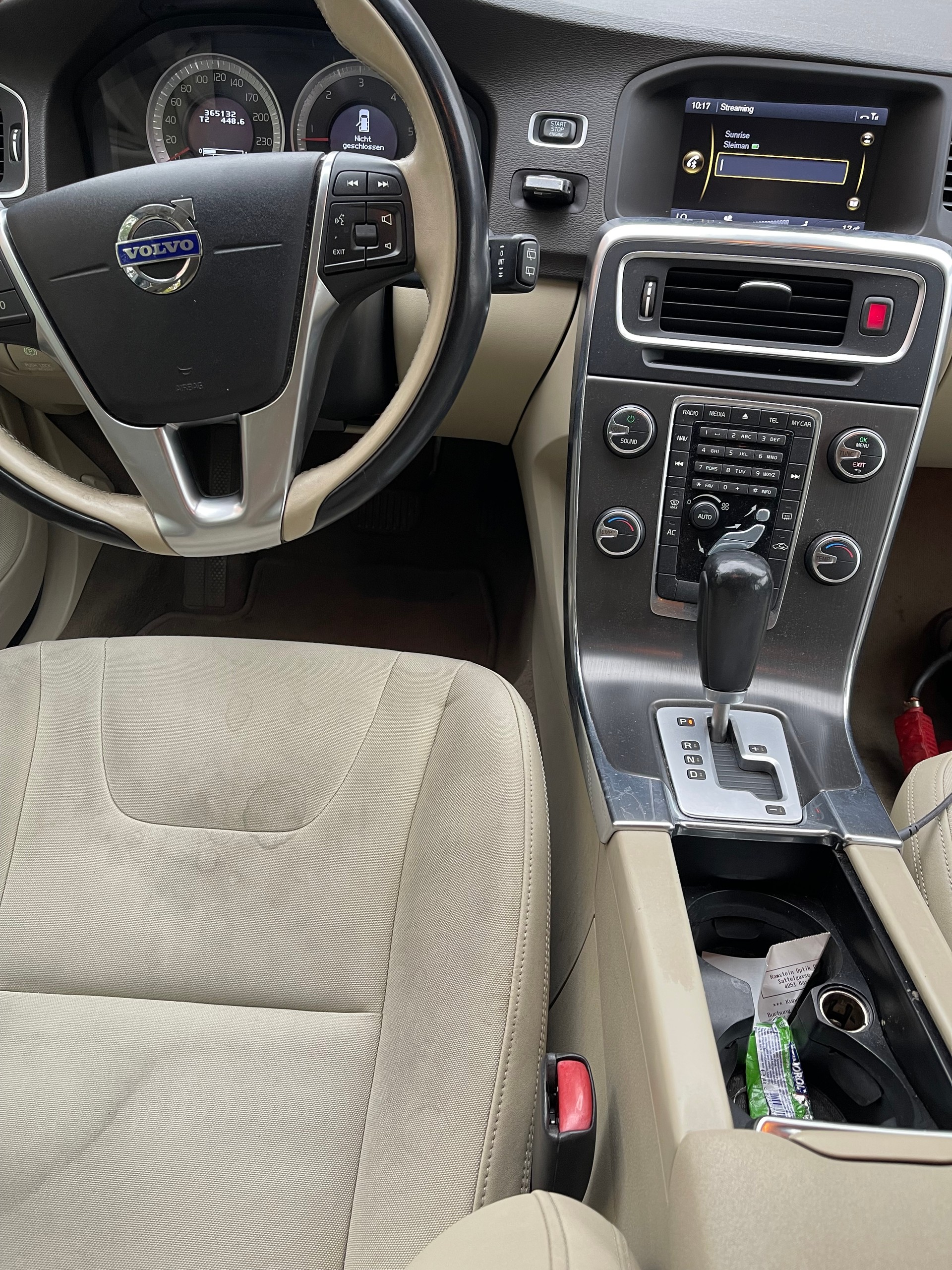 VOLVO V60 D3 Geartronic-image-6