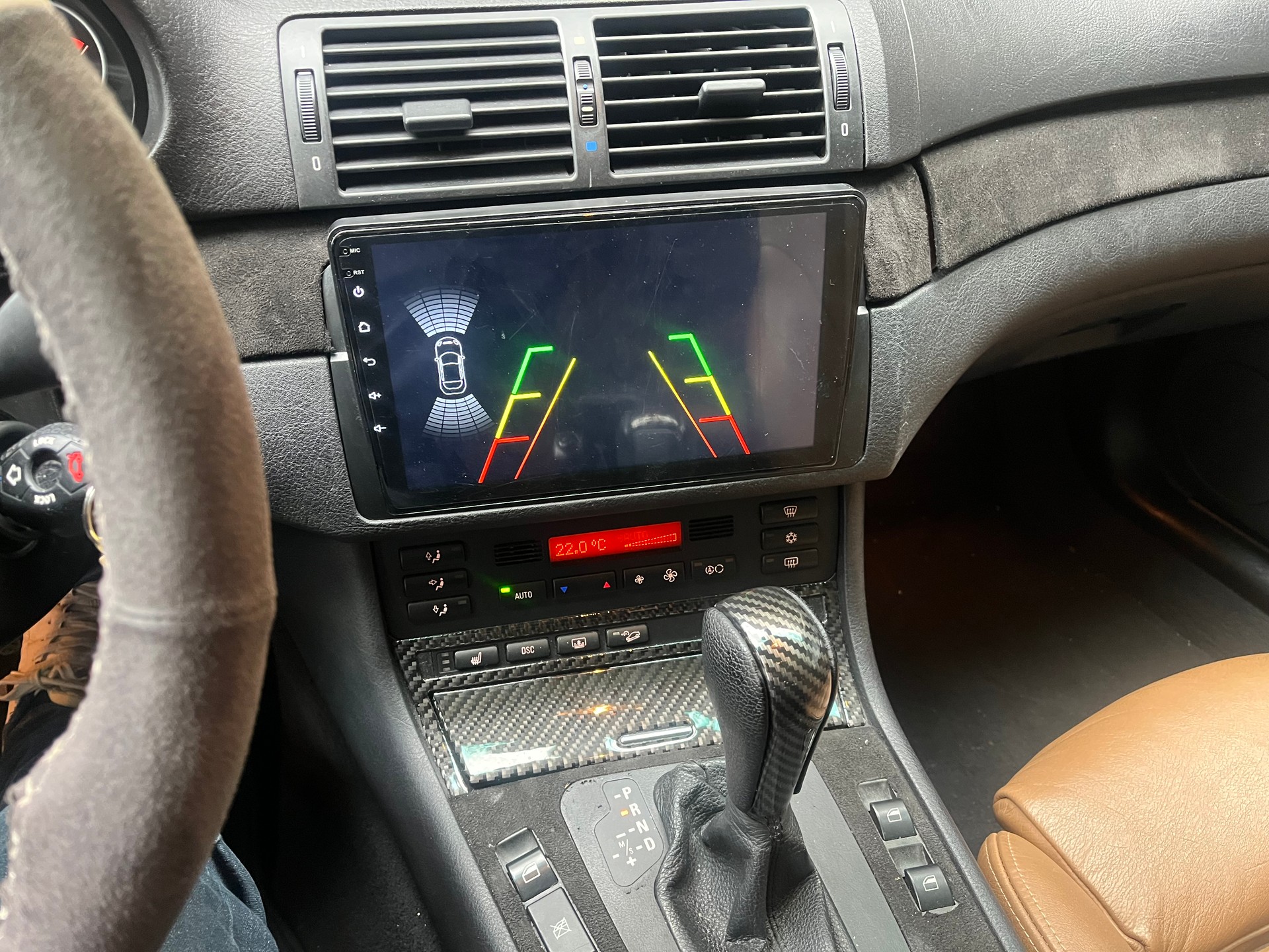 BMW 330xi-image-9