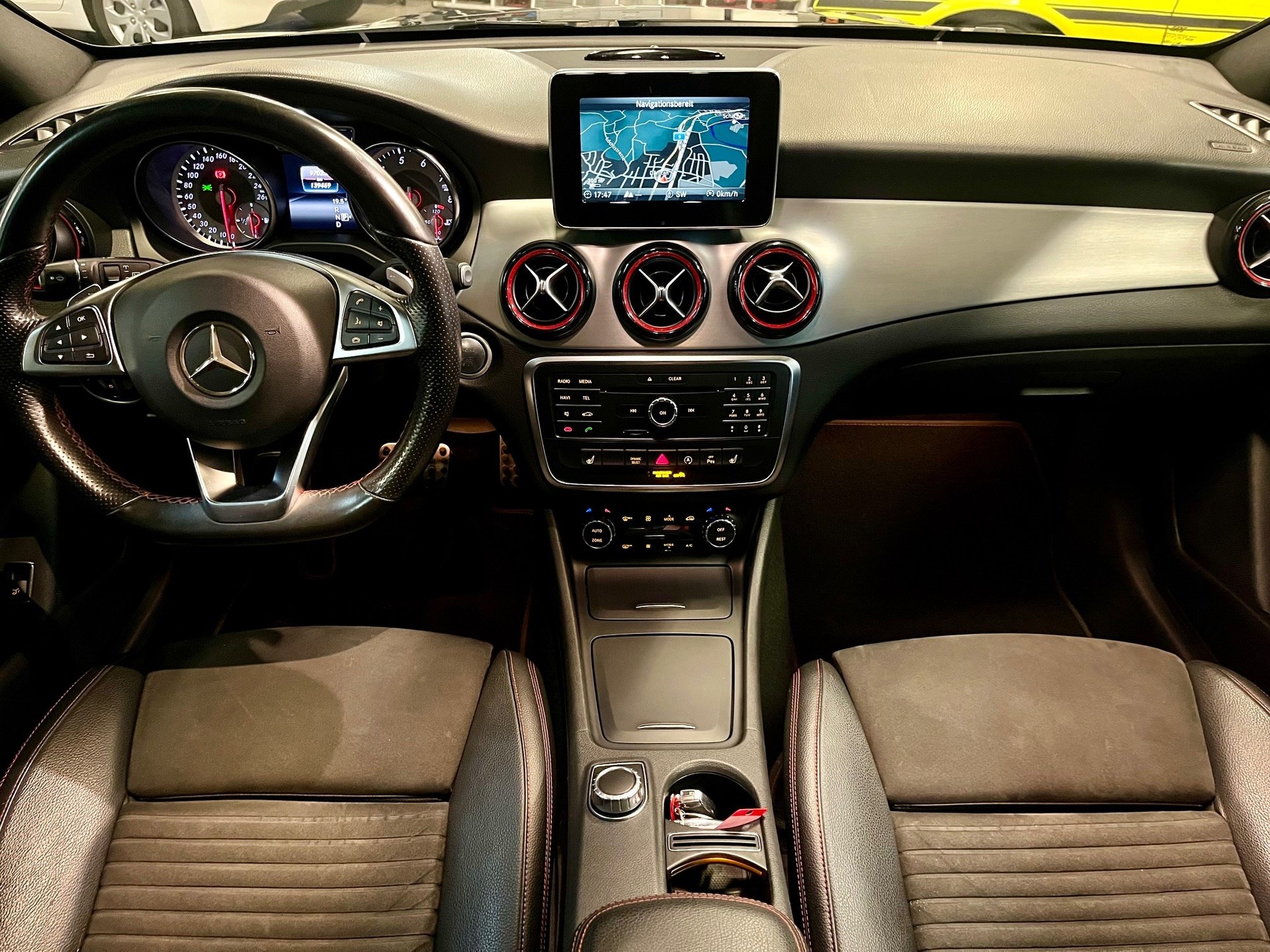 MERCEDES-BENZ CLA Shooting Brake 250 Sport 7G-DCT 4Matic-image-10