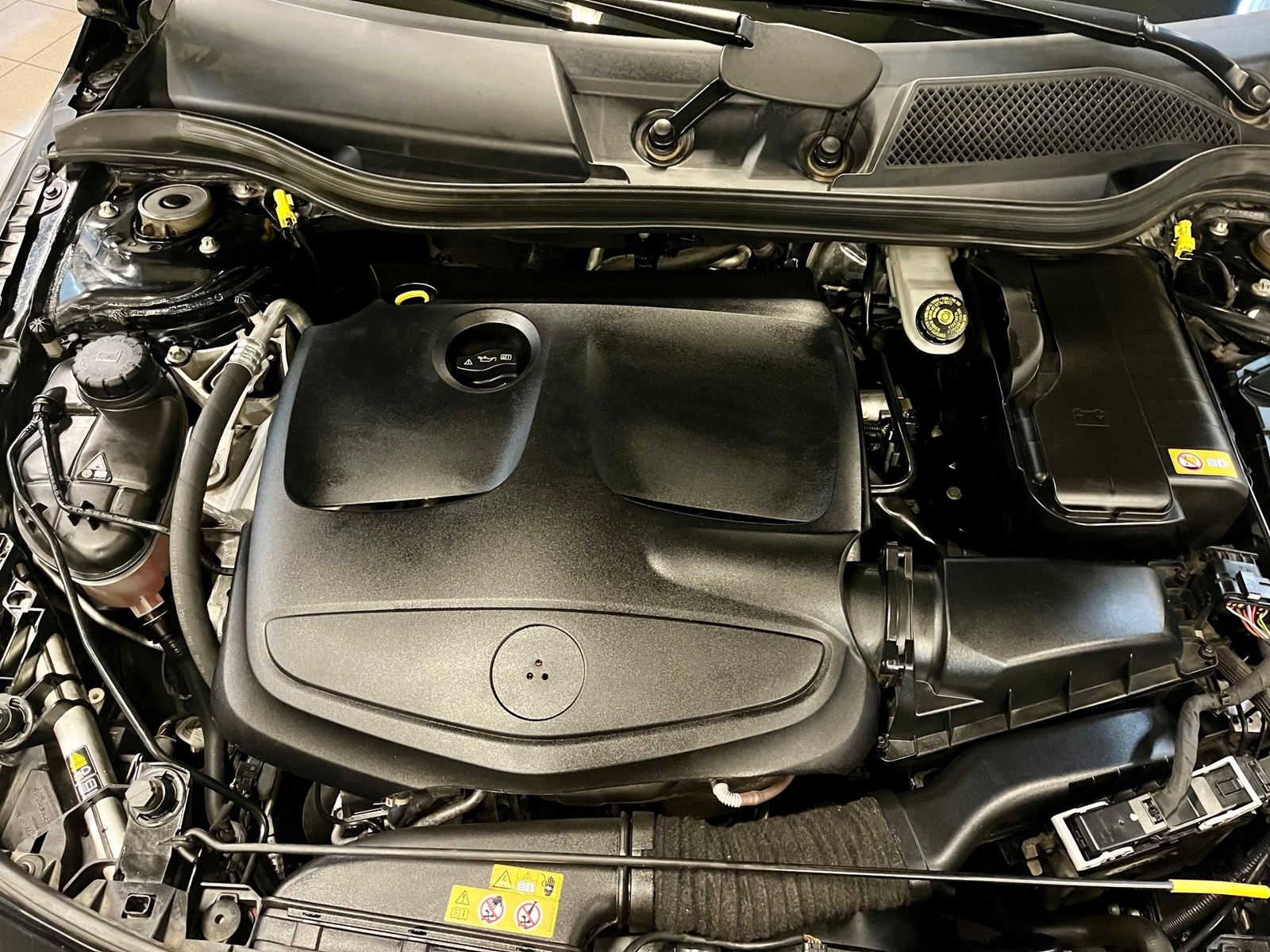 MERCEDES-BENZ CLA Shooting Brake 250 Sport 7G-DCT 4Matic-image-14