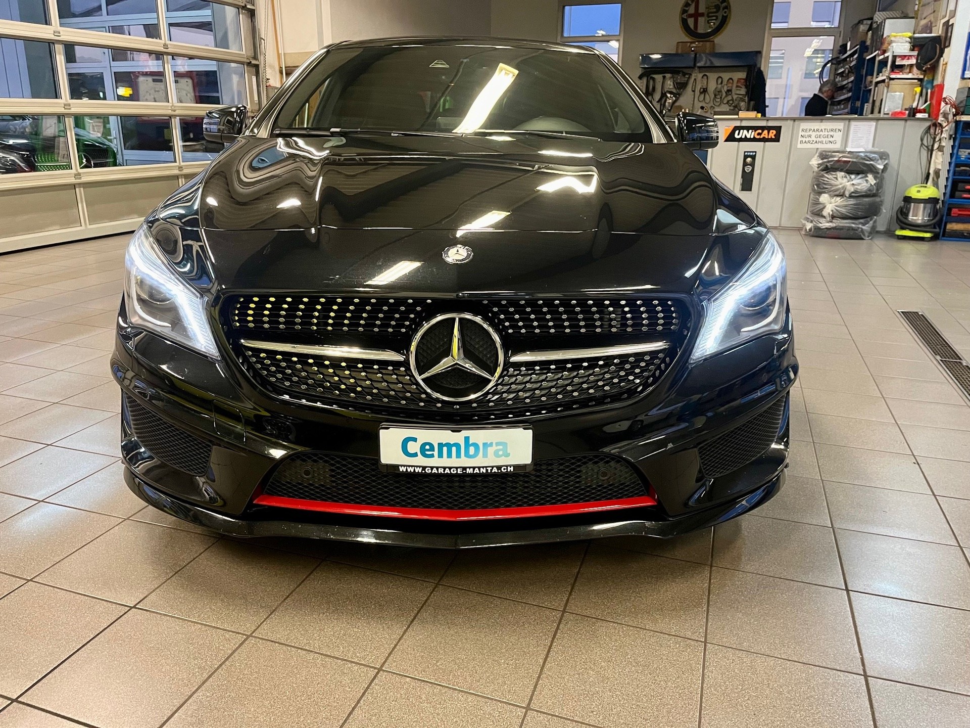 MERCEDES-BENZ CLA Shooting Brake 250 Sport 7G-DCT 4Matic-image-2