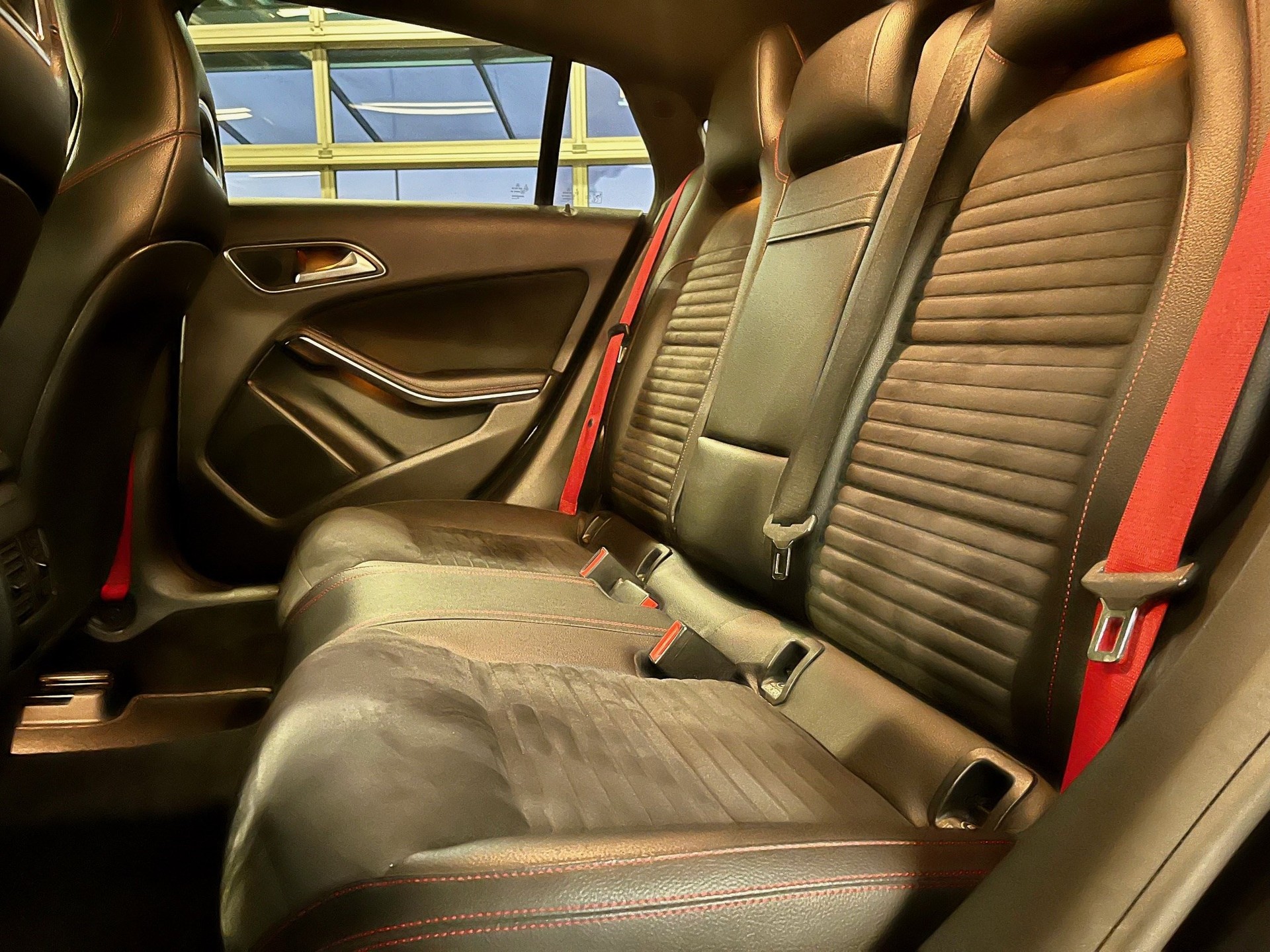 MERCEDES-BENZ CLA Shooting Brake 250 Sport 7G-DCT 4Matic-image-9