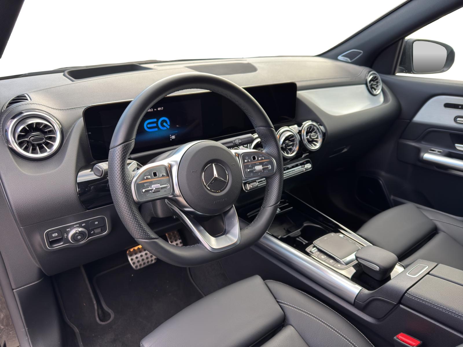 MERCEDES-BENZ EQA 300 AMG Line 4Matic-image-9