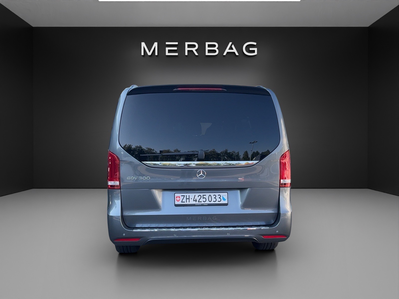 MERCEDES-BENZ EQV 300 lang-image-2