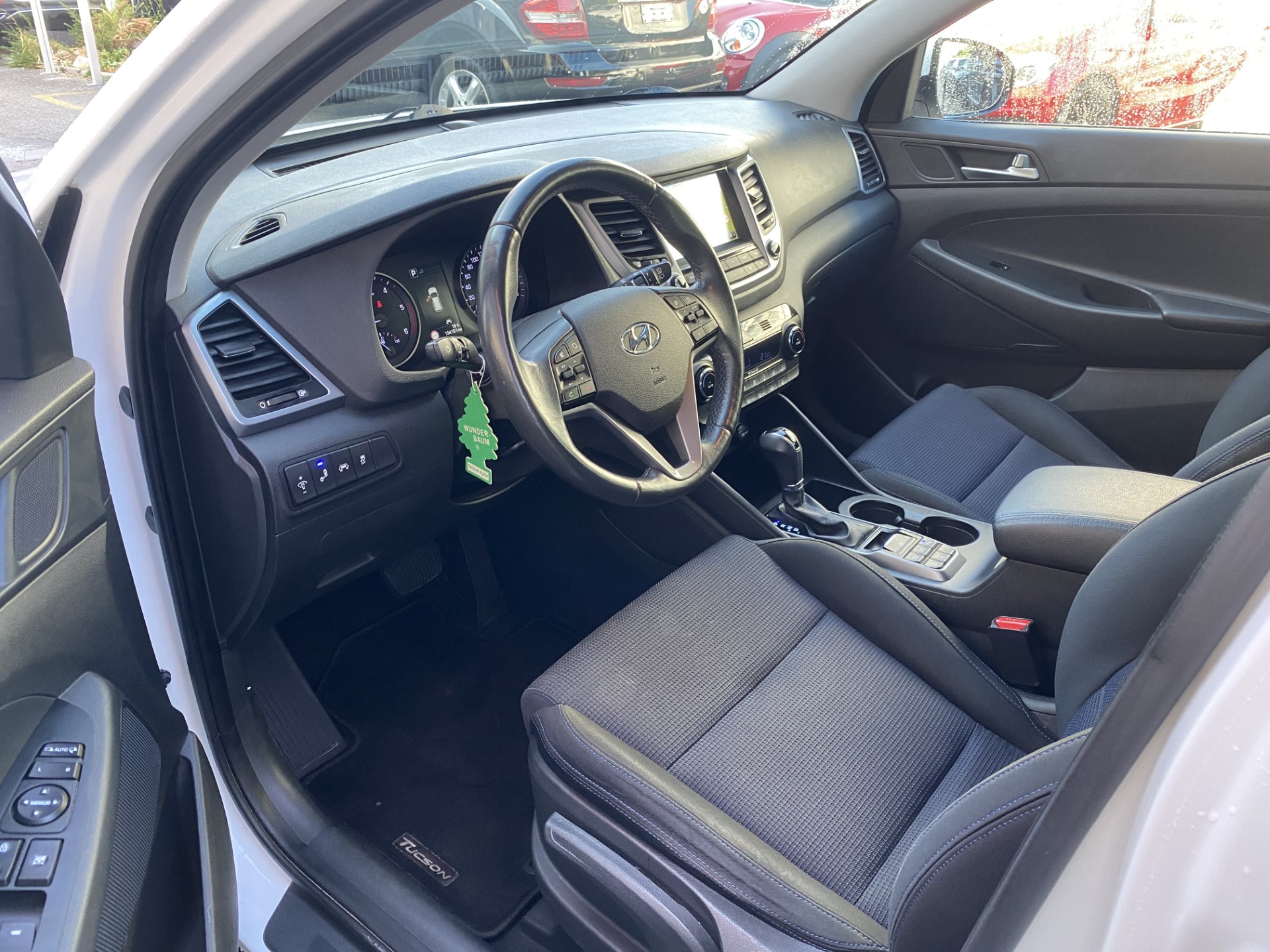 HYUNDAI Tucson 2.0 CRDI Plena 4WD Automatic-image-9