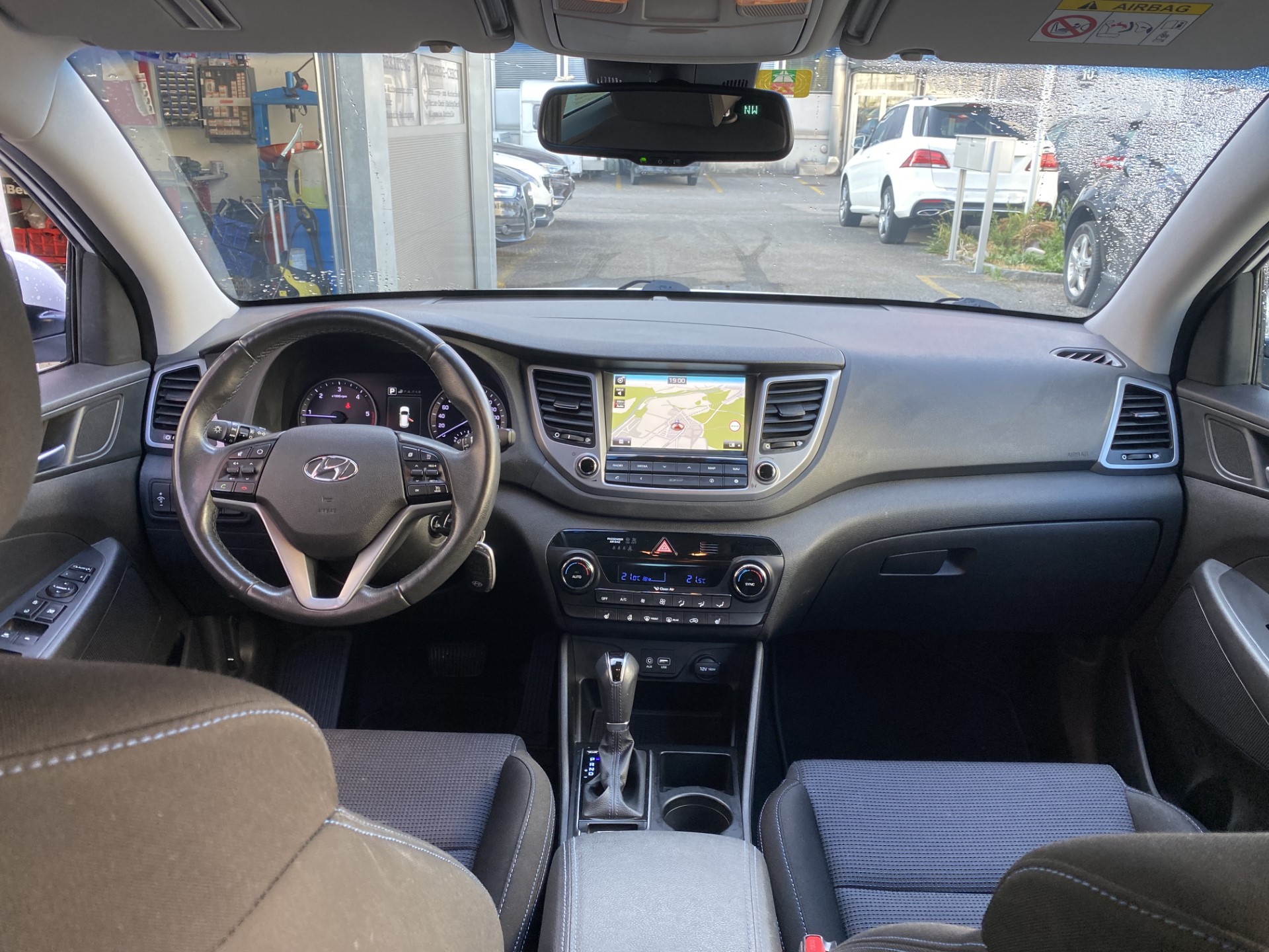 HYUNDAI Tucson 2.0 CRDI Plena 4WD Automatic-image-8