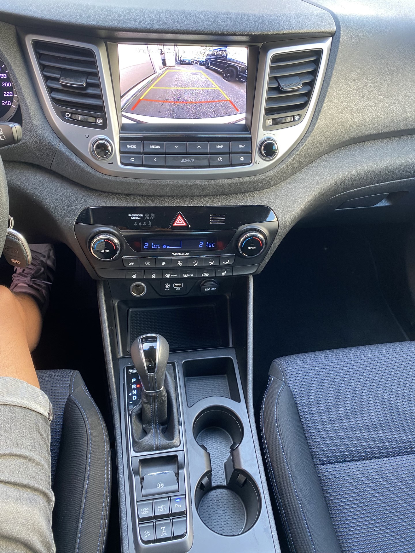 HYUNDAI Tucson 2.0 CRDI Plena 4WD Automatic-image-12