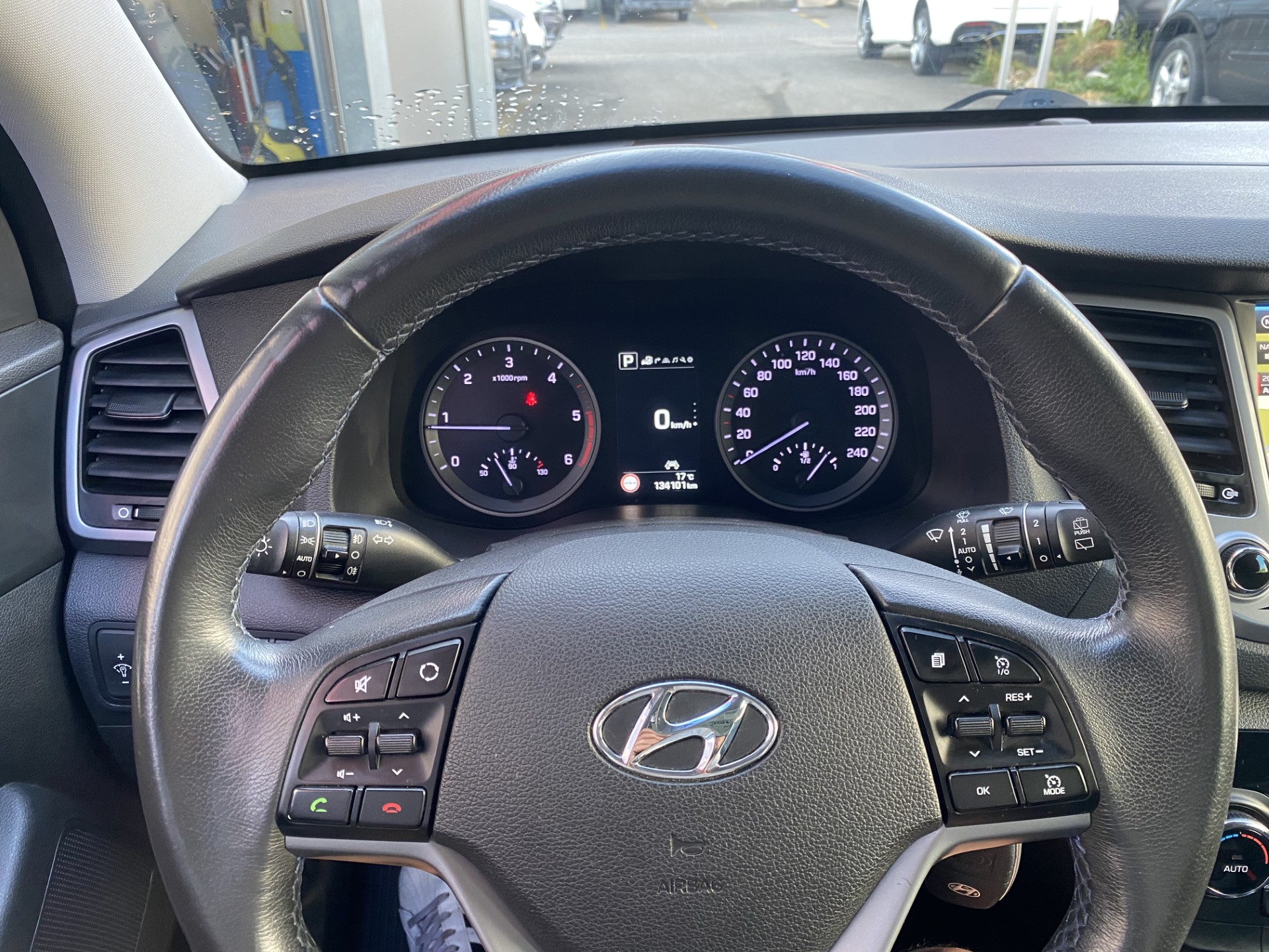HYUNDAI Tucson 2.0 CRDI Plena 4WD Automatic-image-13