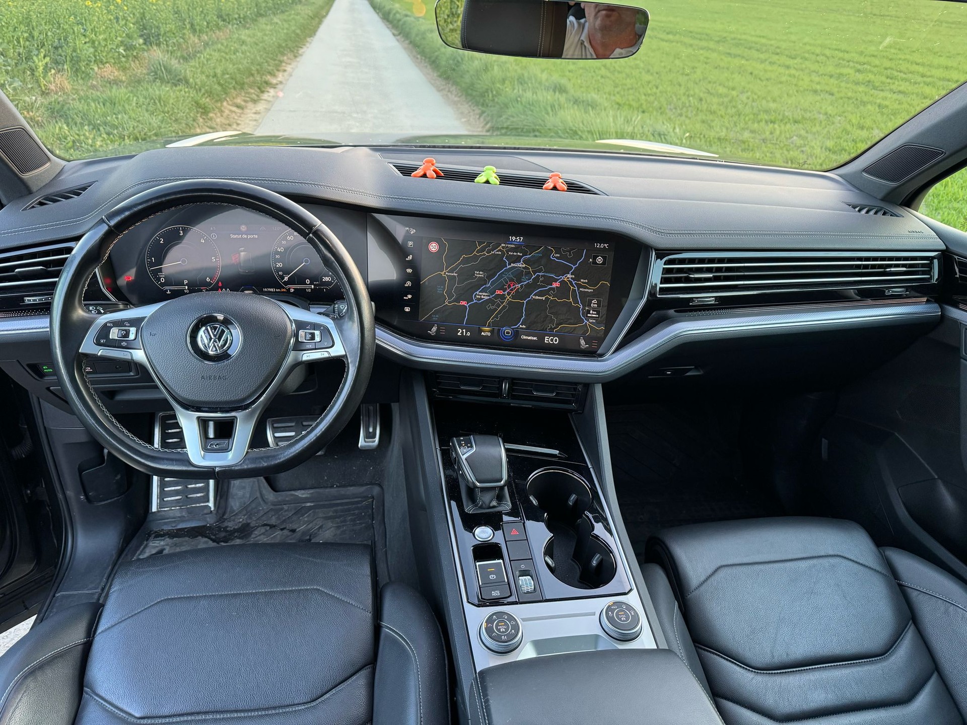 VW Touareg 3.0 TDI R Line Tiptronic-image-4