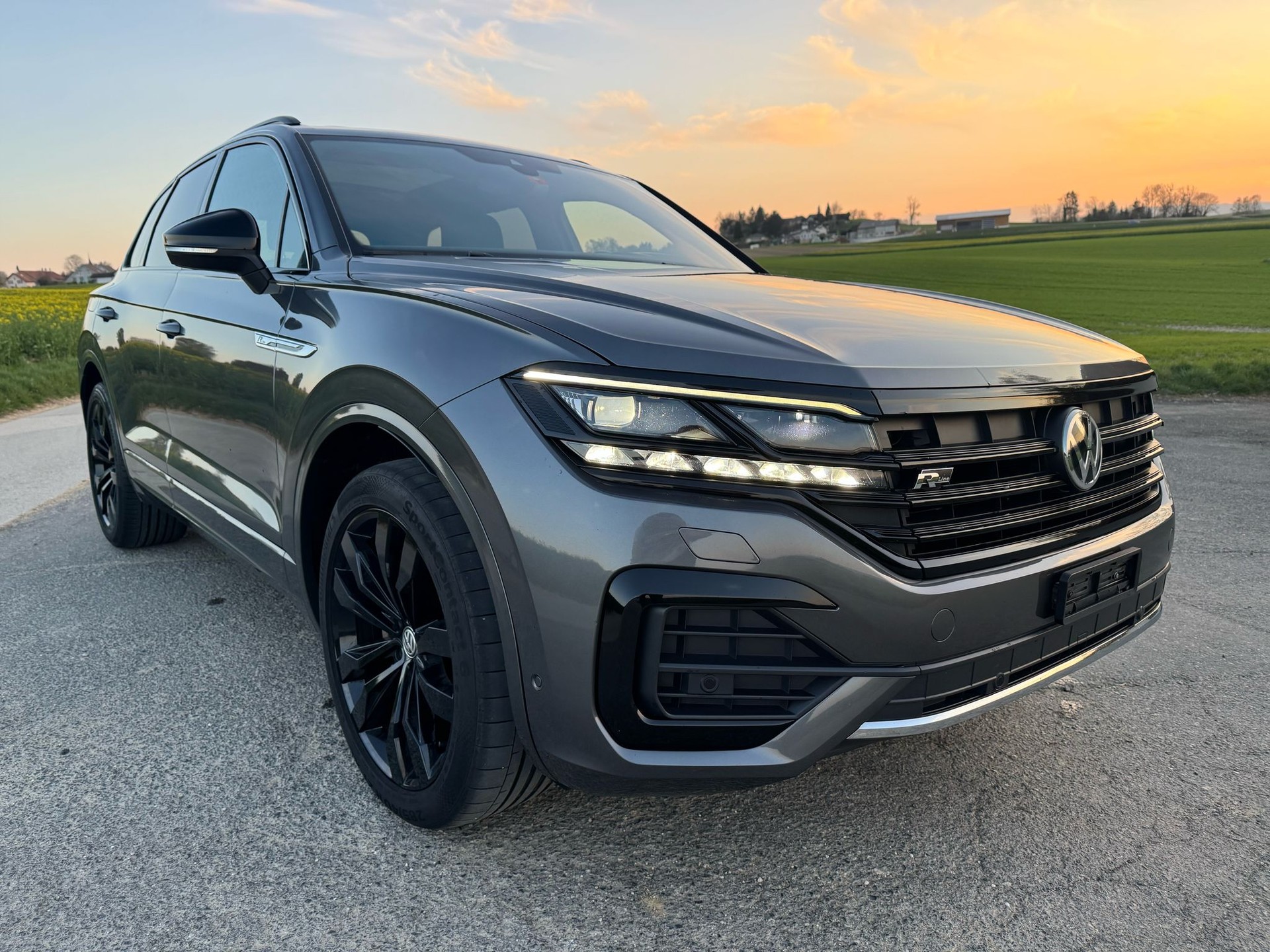 VW Touareg 3.0 TDI R Line Tiptronic-image-9