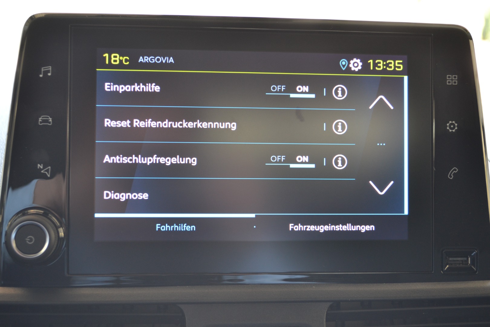 PEUGEOT e-Partner Long 50kWh Premium-image-9