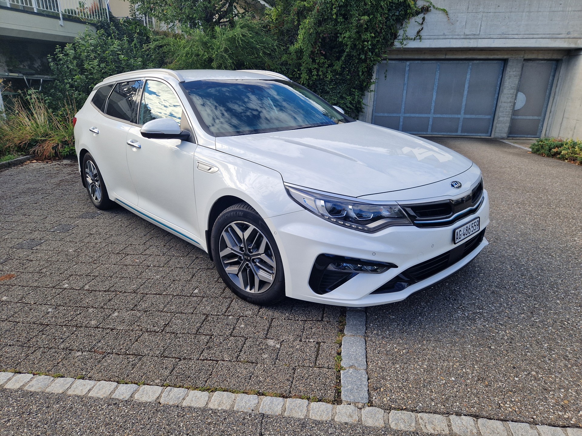 KIA Optima SW 2.0 GDI PHEV Plug-in Hybrid - Werksgarantie bis März 2027-image-0