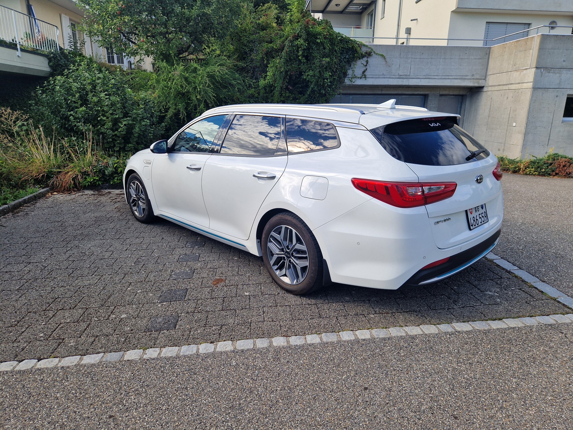 KIA Optima SW 2.0 GDI PHEV Plug-in Hybrid - Werksgarantie bis März 2027-image-1