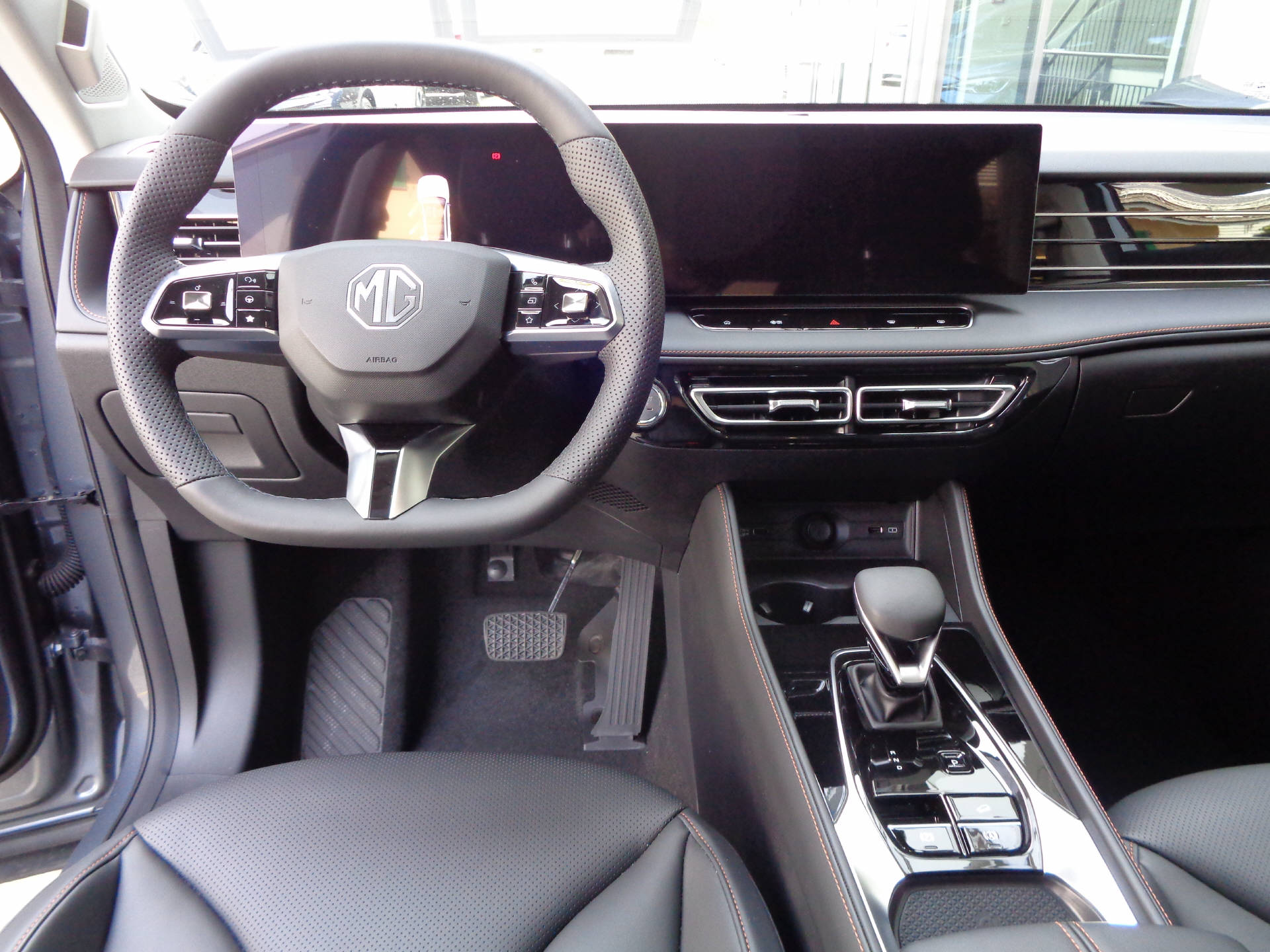 MG MG HS-image-8