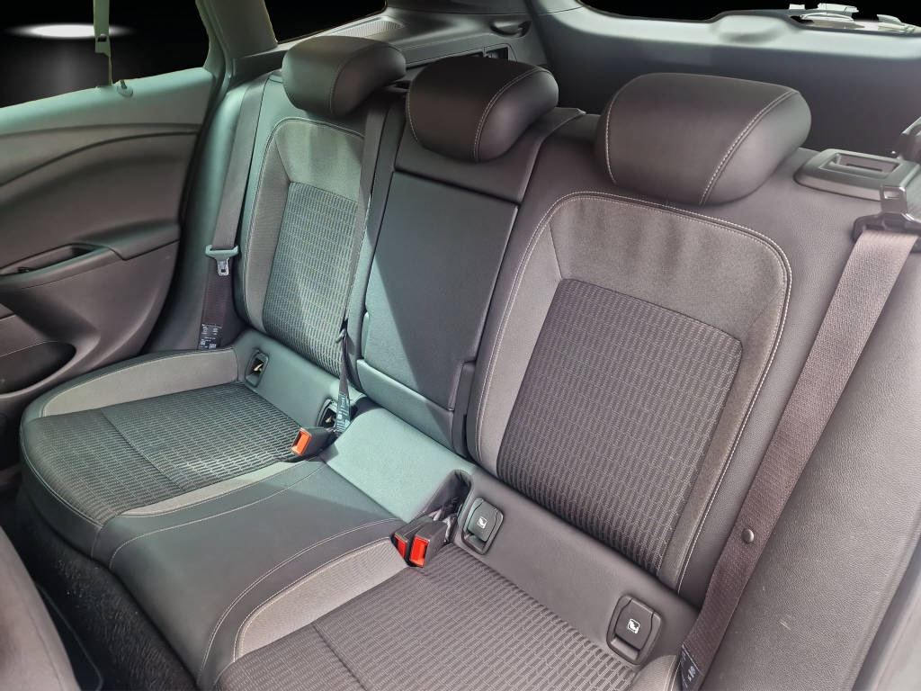 OPEL Astra Sports Tourer 1.5 D 122 Elegance S/S-image-9