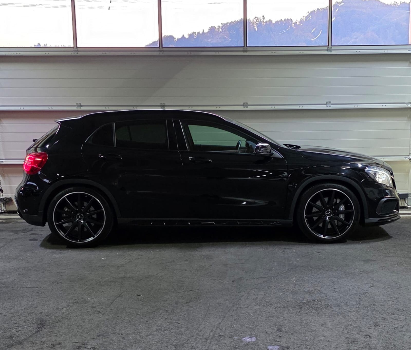 MERCEDES-BENZ GLA 45 AMG 4Matic 7G-DCT *CH-Fahrzeug*-image-5