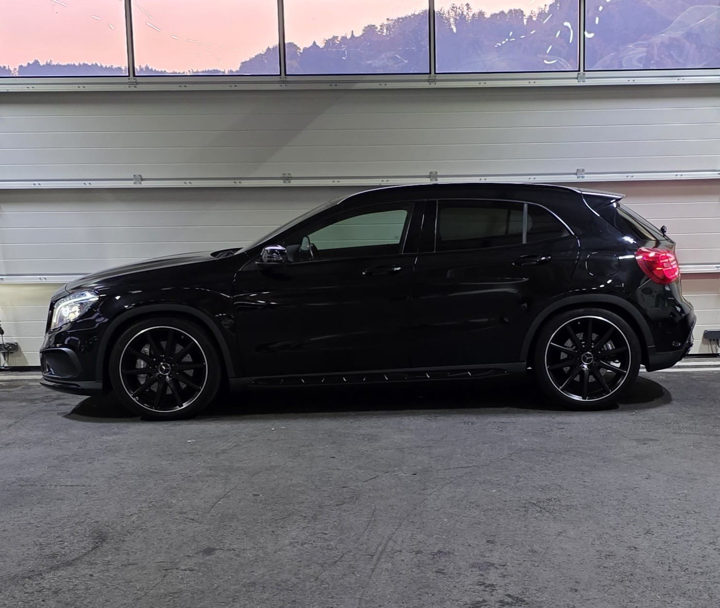 MERCEDES-BENZ GLA 45 AMG 4Matic 7G-DCT *CH-Fahrzeug*-image-1