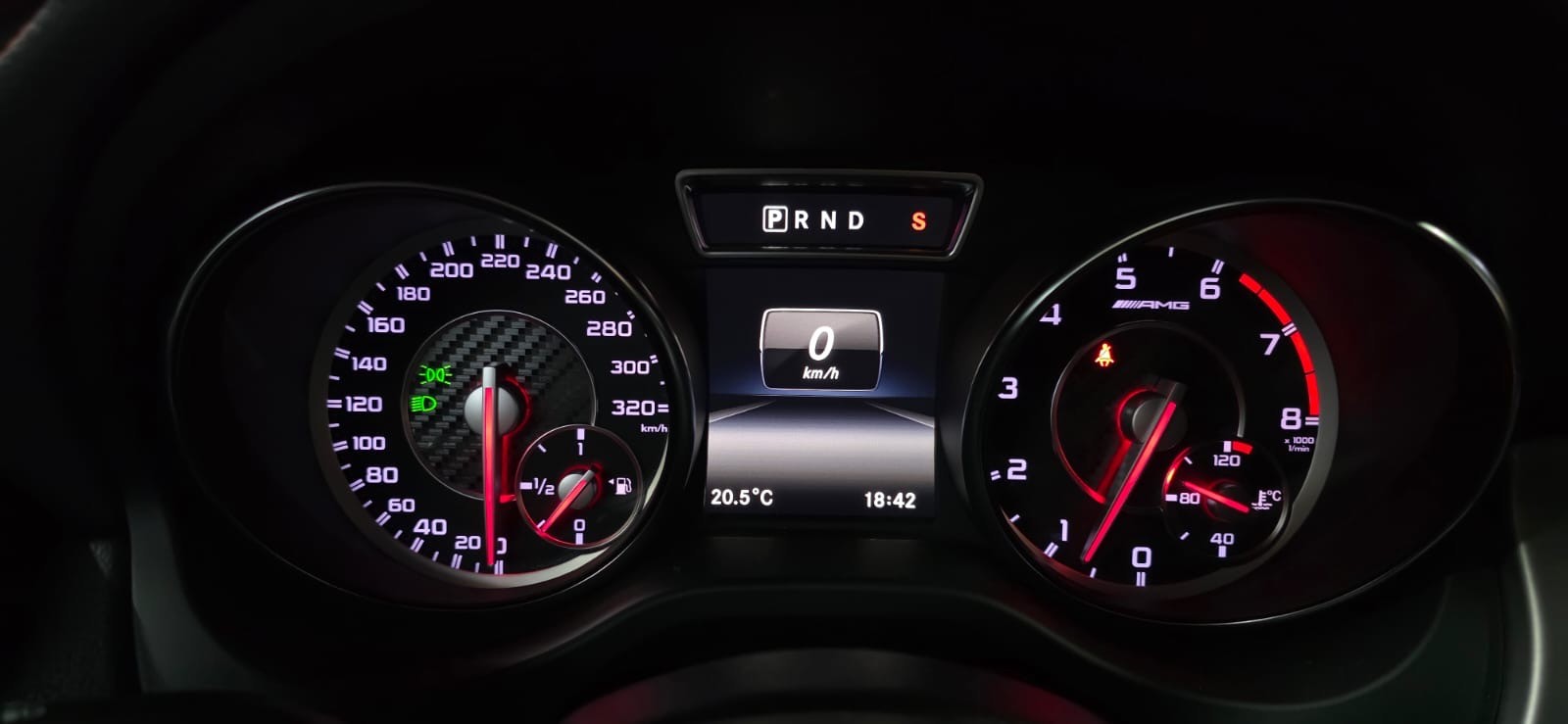 MERCEDES-BENZ GLA 45 AMG 4Matic 7G-DCT *CH-Fahrzeug*-image-20
