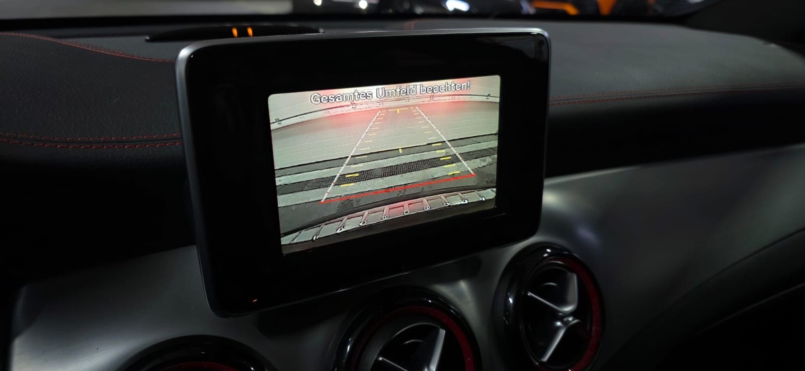 MERCEDES-BENZ GLA 45 AMG 4Matic 7G-DCT *CH-Fahrzeug*-image-22