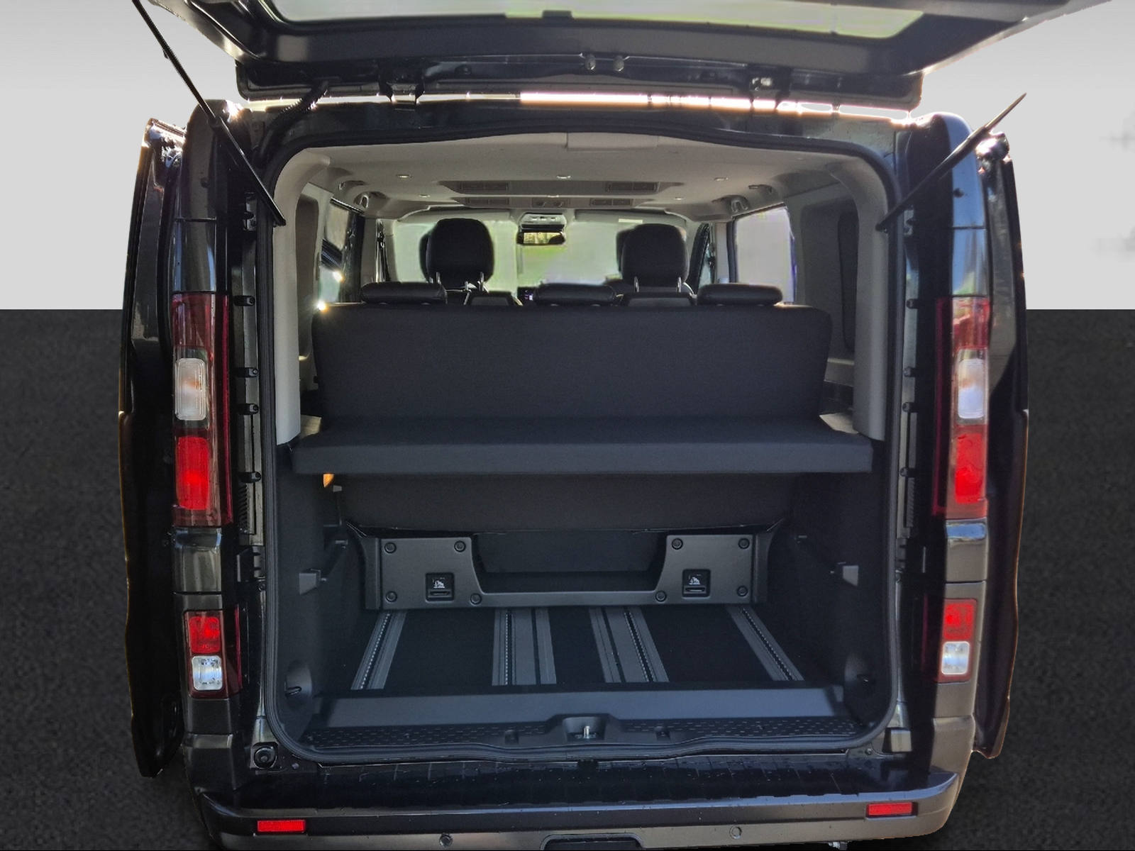 RENAULT Trafic Spaceclass 2.0 dCi Blue 170 EAG9-image-1