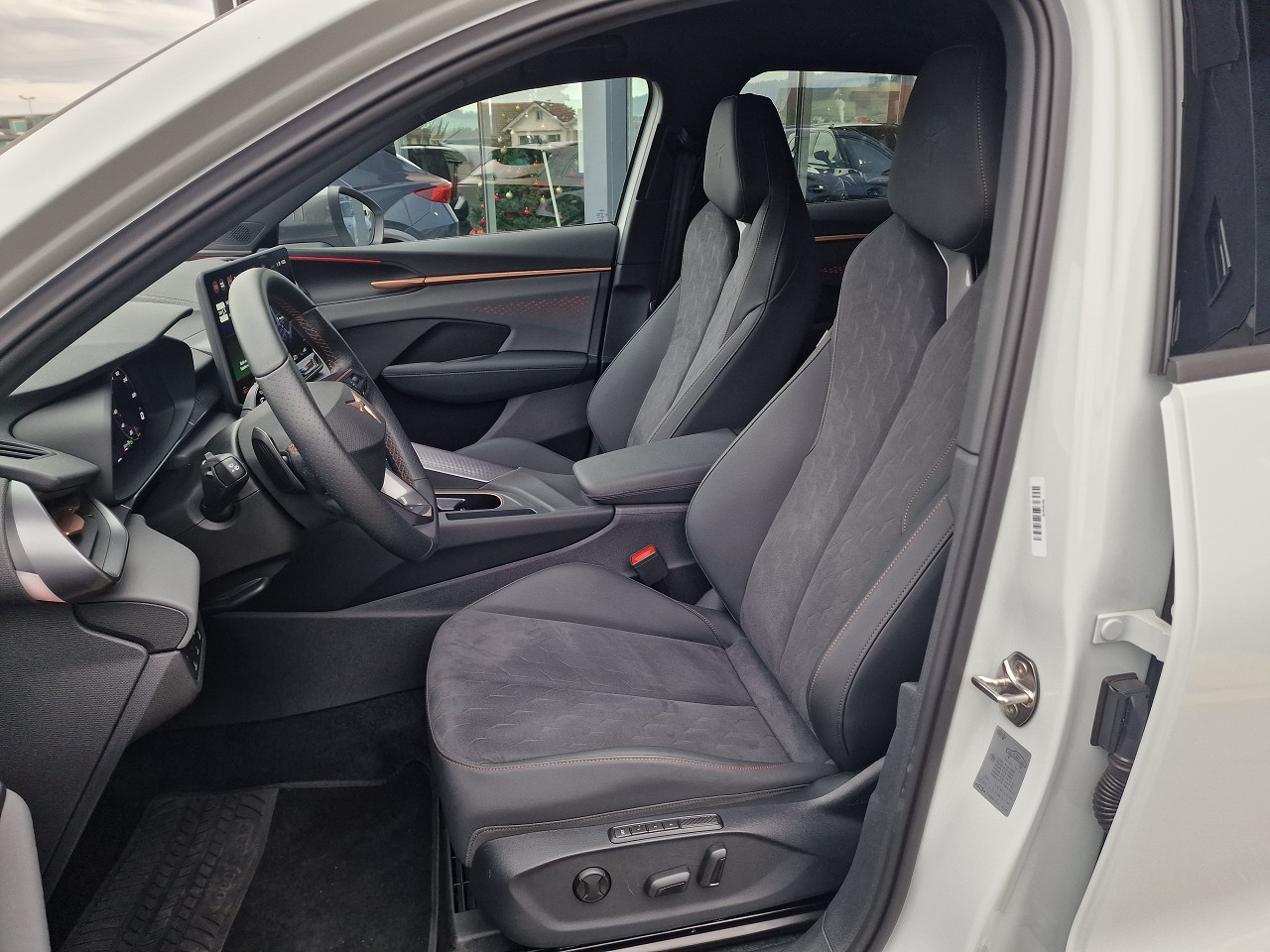 CUPRA Terramar 1.5 eTSI DSG-image-9
