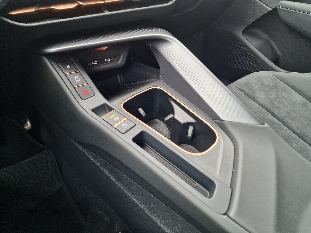 CUPRA Terramar 1.5 eTSI DSG-image-27