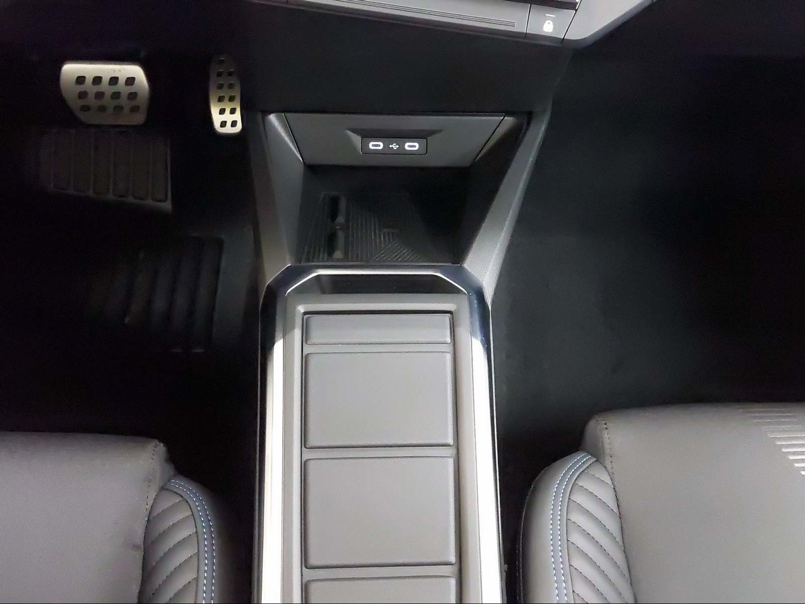 RENAULT Clio 1.8 E-Tech esprit Alpine-image-11