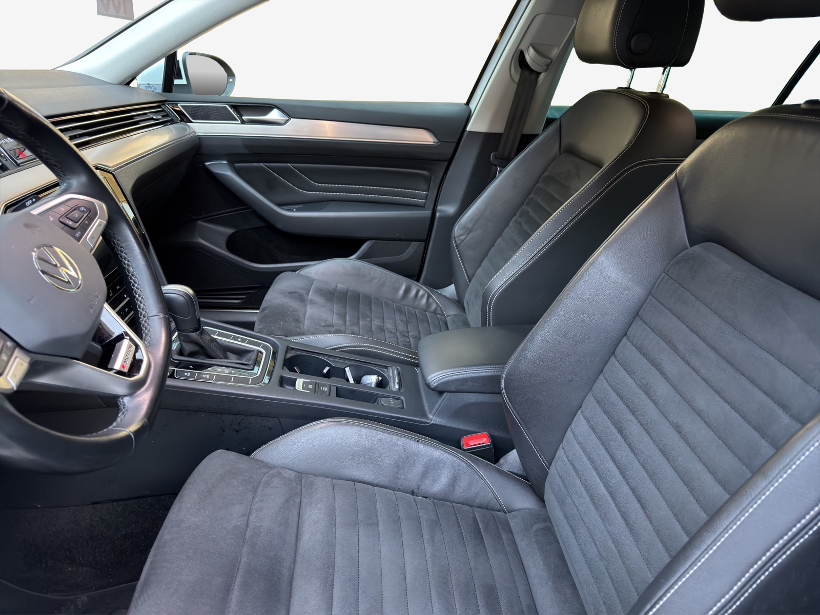 VW Passat 2.0 TDI BMT Elegance 4Motion DSG-image-7