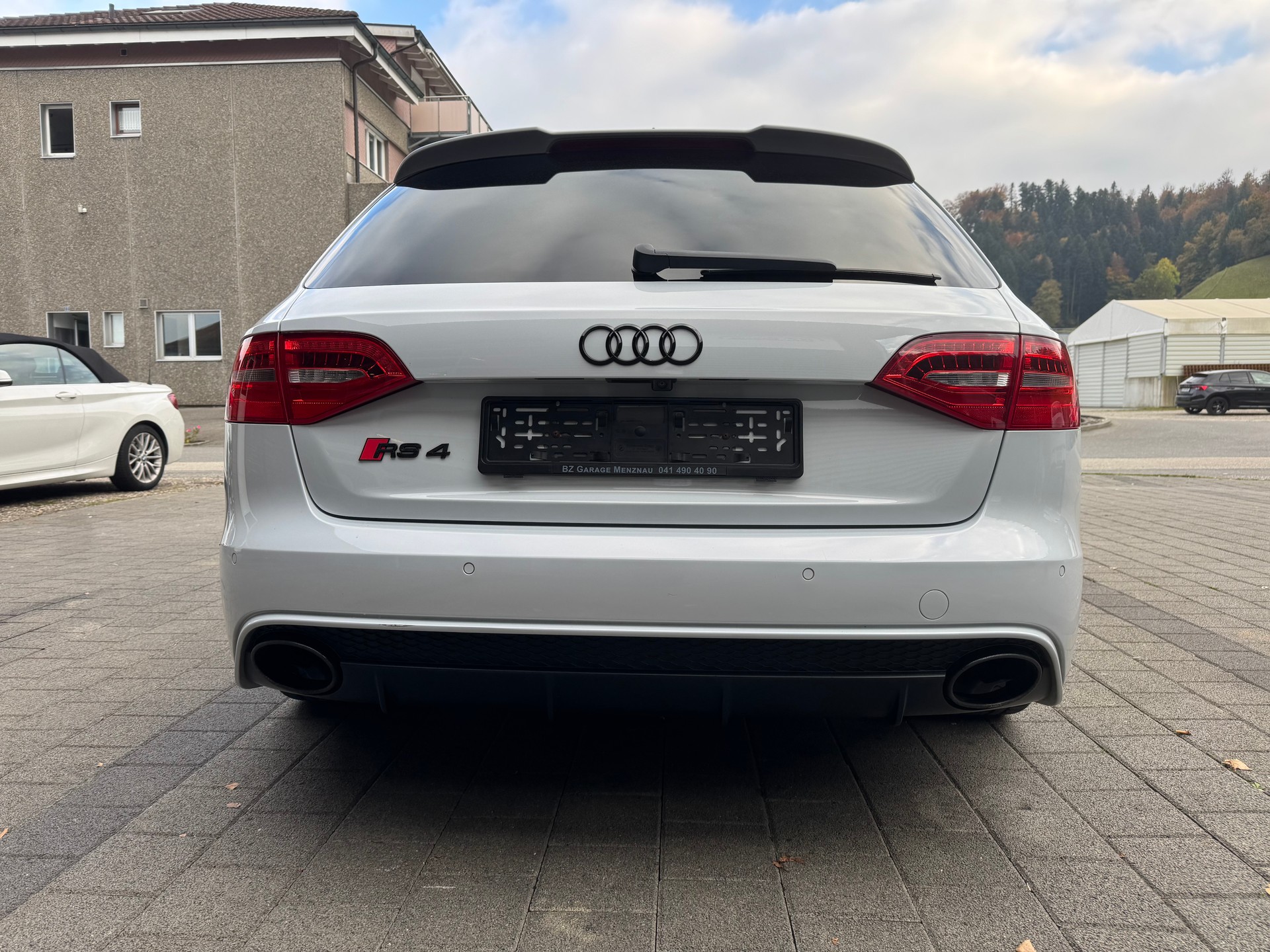 AUDI RS4 Avant 4.2 FSI V8 quattro S-tronic-image-3