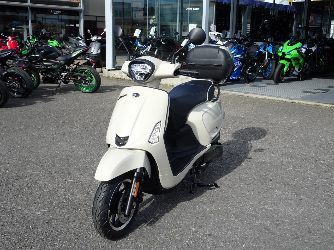 KYMCO Like 125i ABS Topcase-showroom-element-3