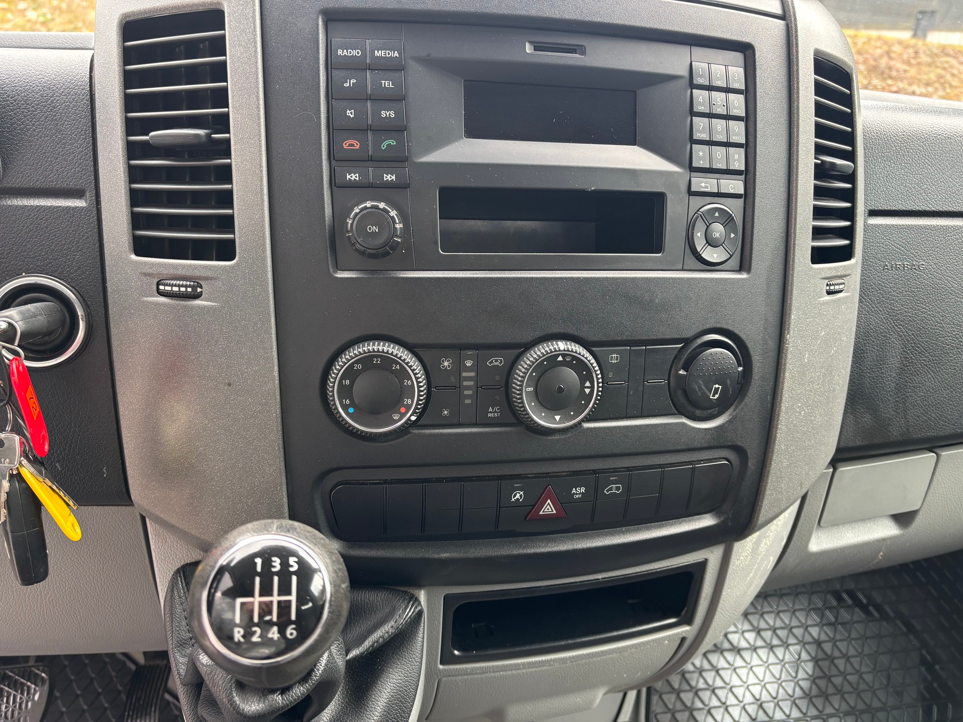 VW Crafter 35 2.0 TDI CR-image-11