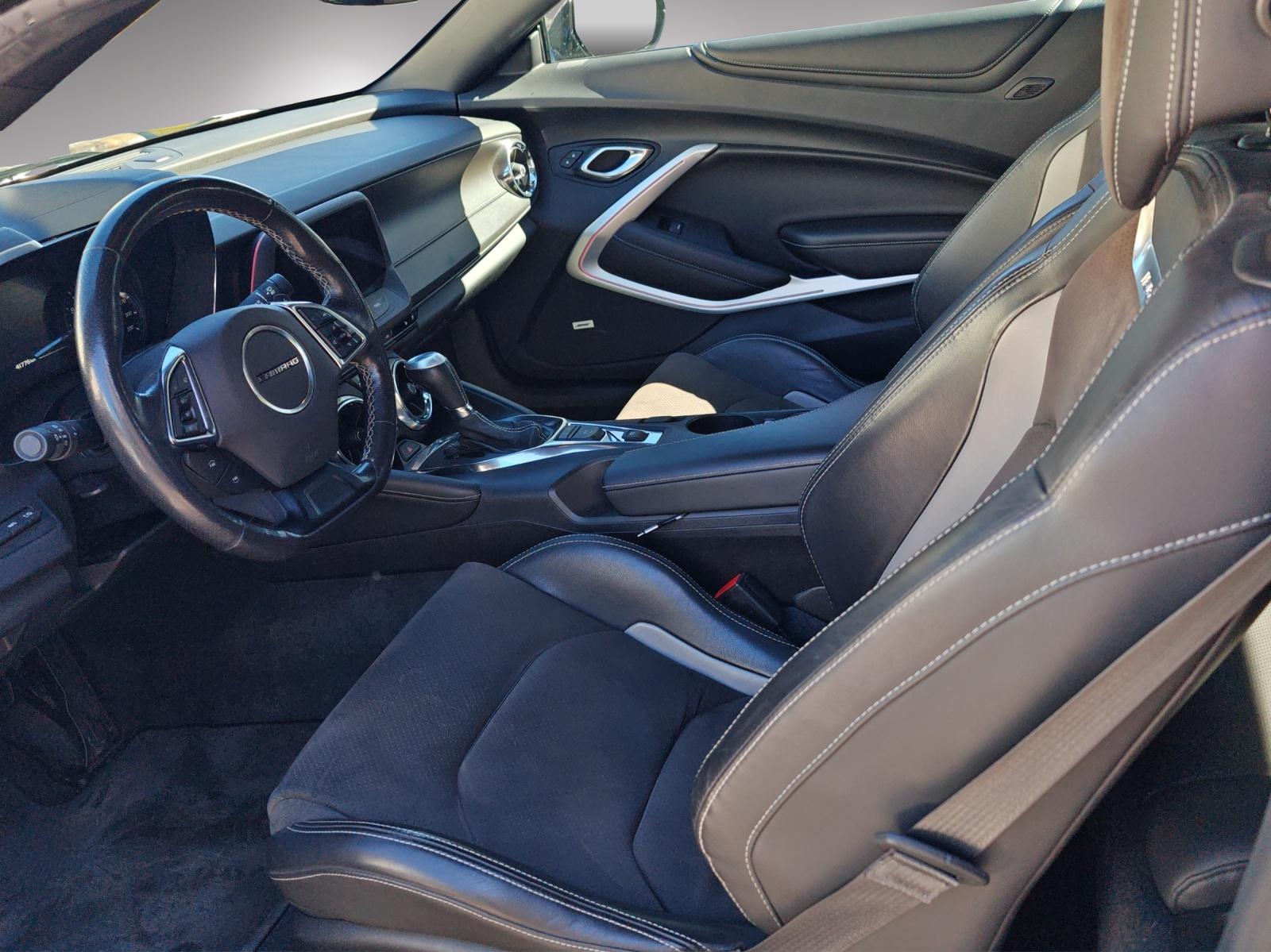 CHEVROLET Camaro Convertible 6.2 V8-image-17
