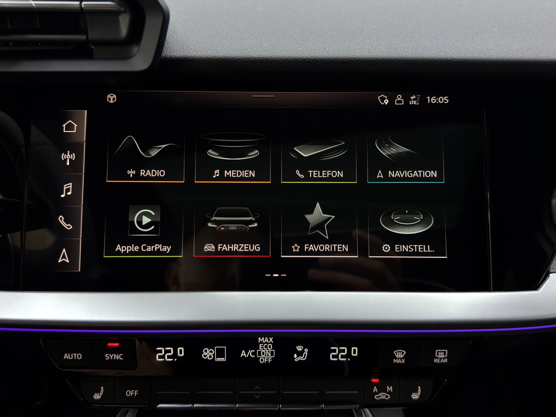 AUDI RS3 Sportback 2.5 TSI quattro S-tronic-image-18
