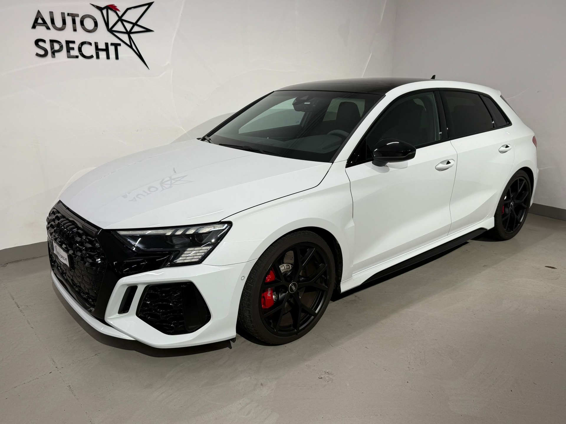 AUDI RS3 Sportback 2.5 TSI quattro S-tronic-image-1
