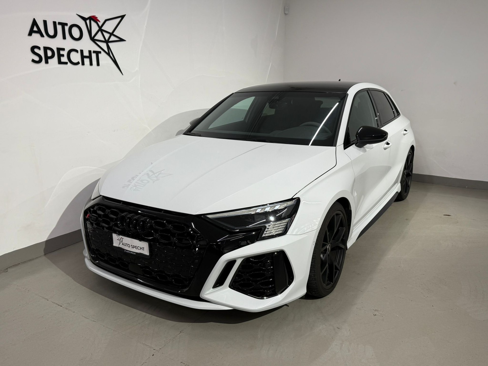 AUDI RS3 Sportback 2.5 TSI quattro S-tronic-image-0