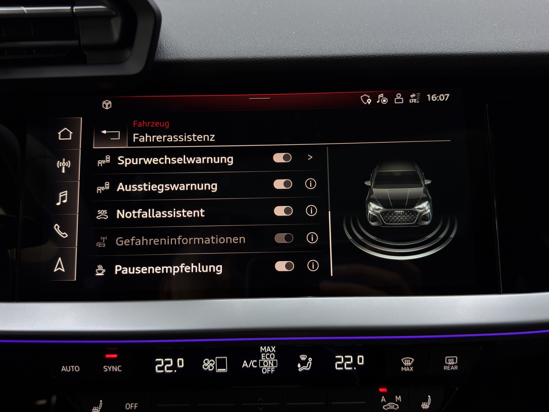 AUDI RS3 Sportback 2.5 TSI quattro S-tronic-image-24