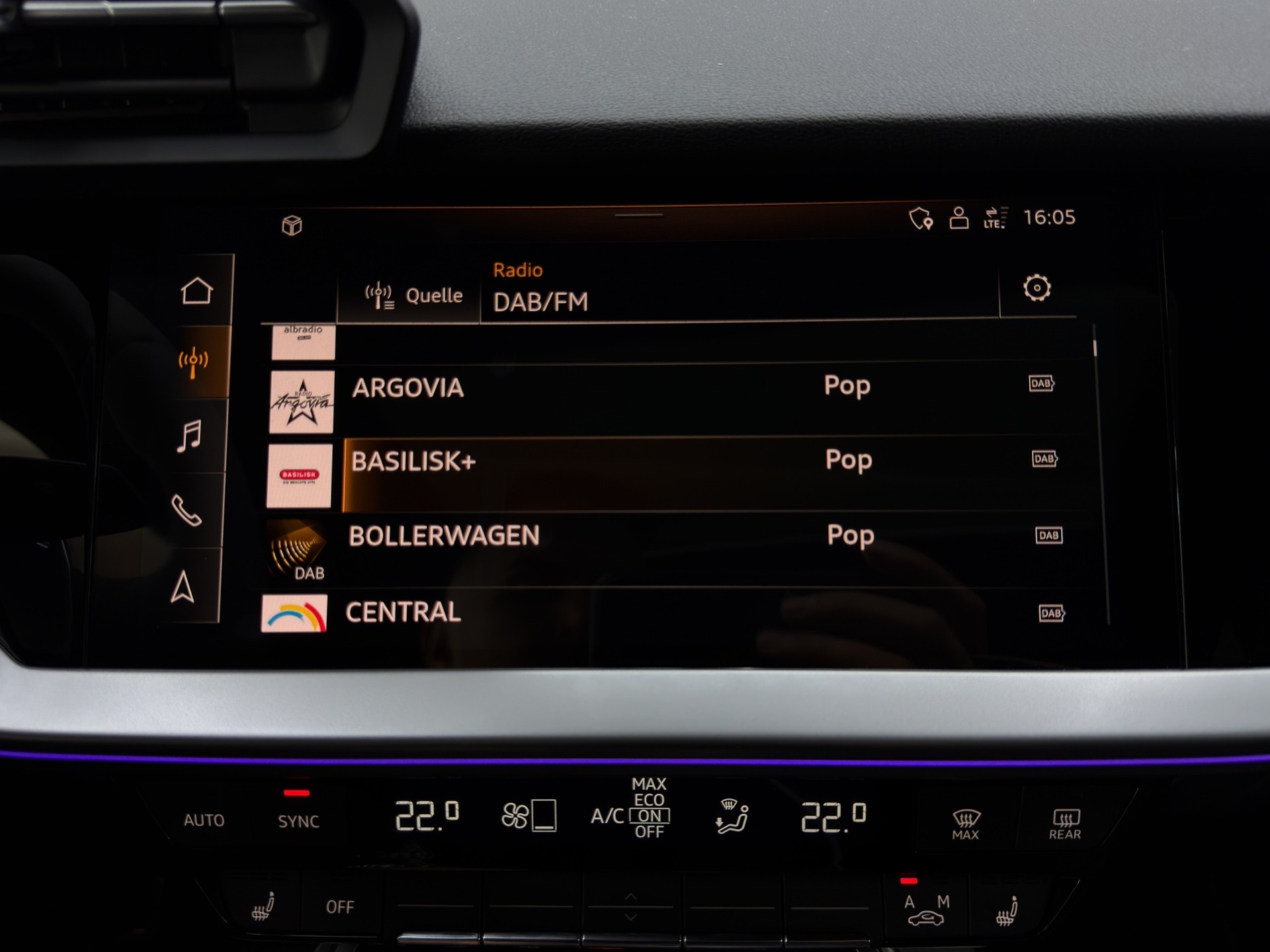 AUDI RS3 Sportback 2.5 TSI quattro S-tronic-image-19